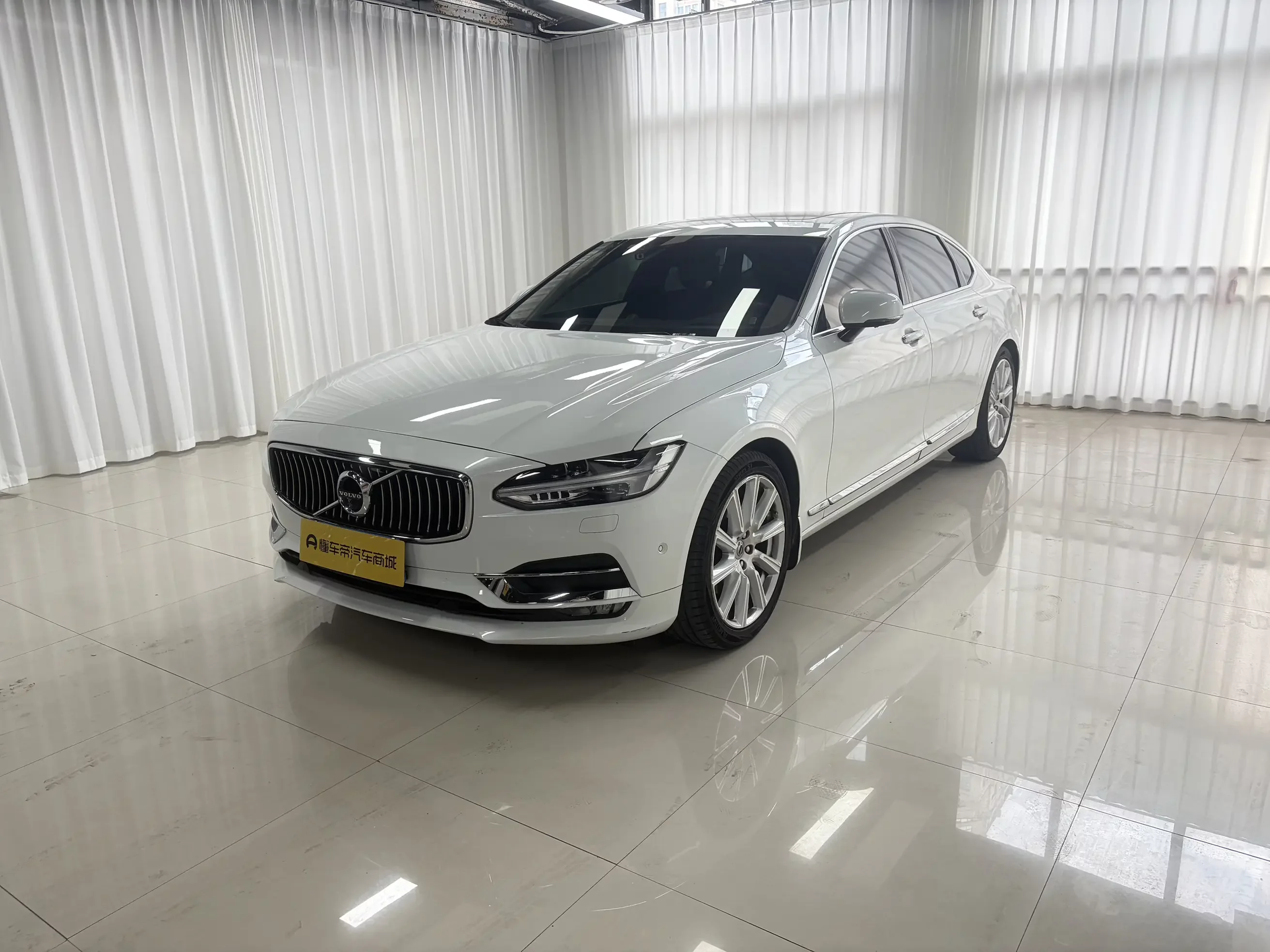 Volvo S90