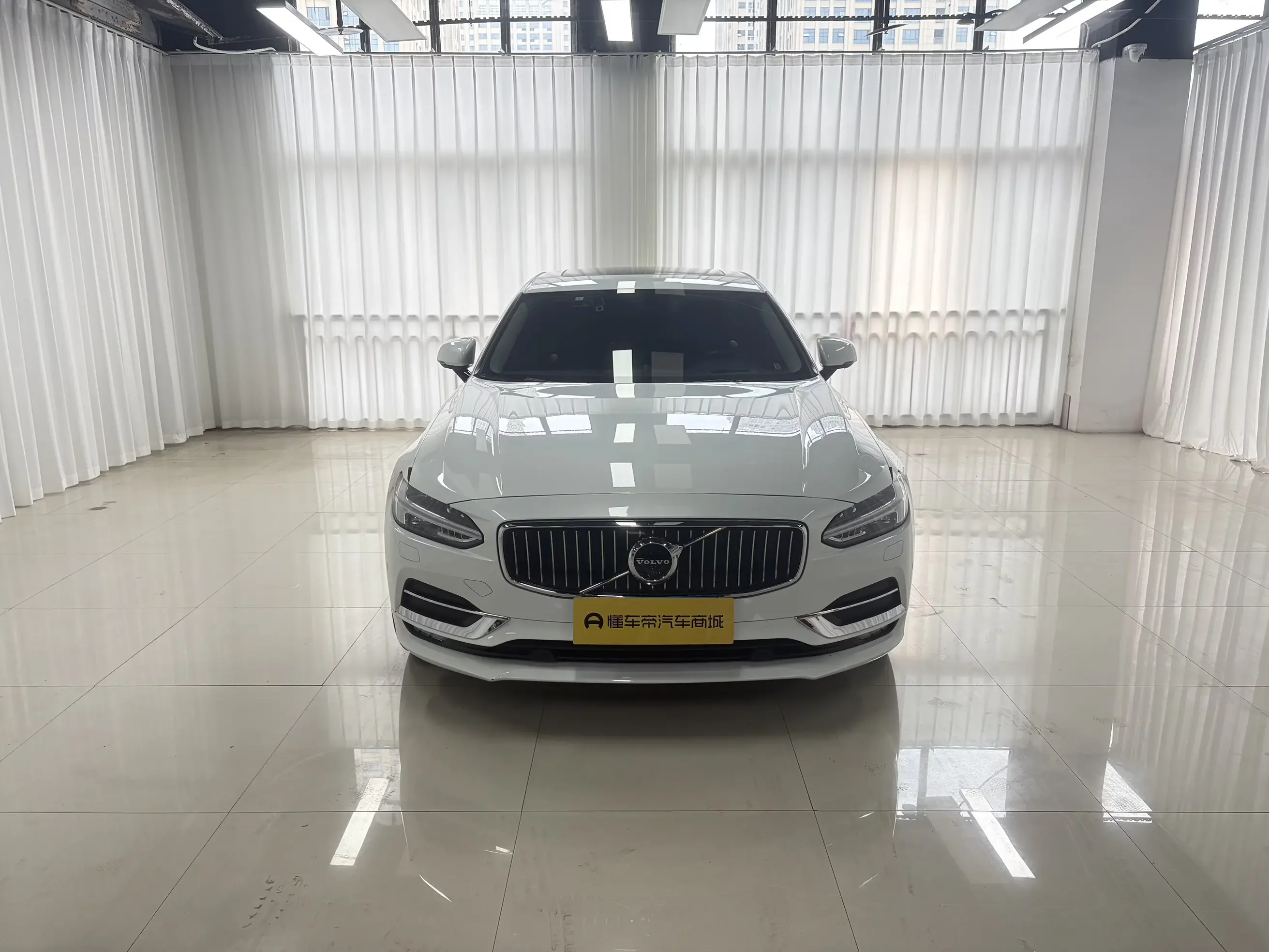 Volvo S90