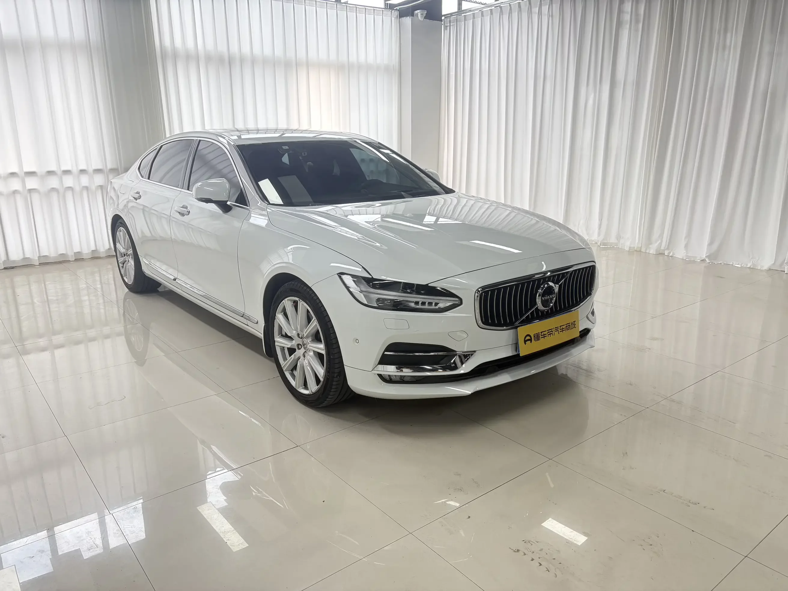 Volvo S90
