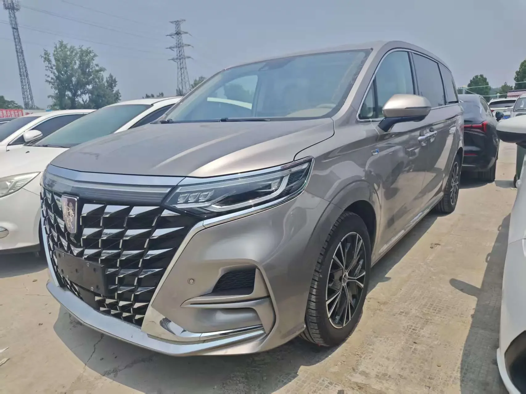 Roewe iMAX8