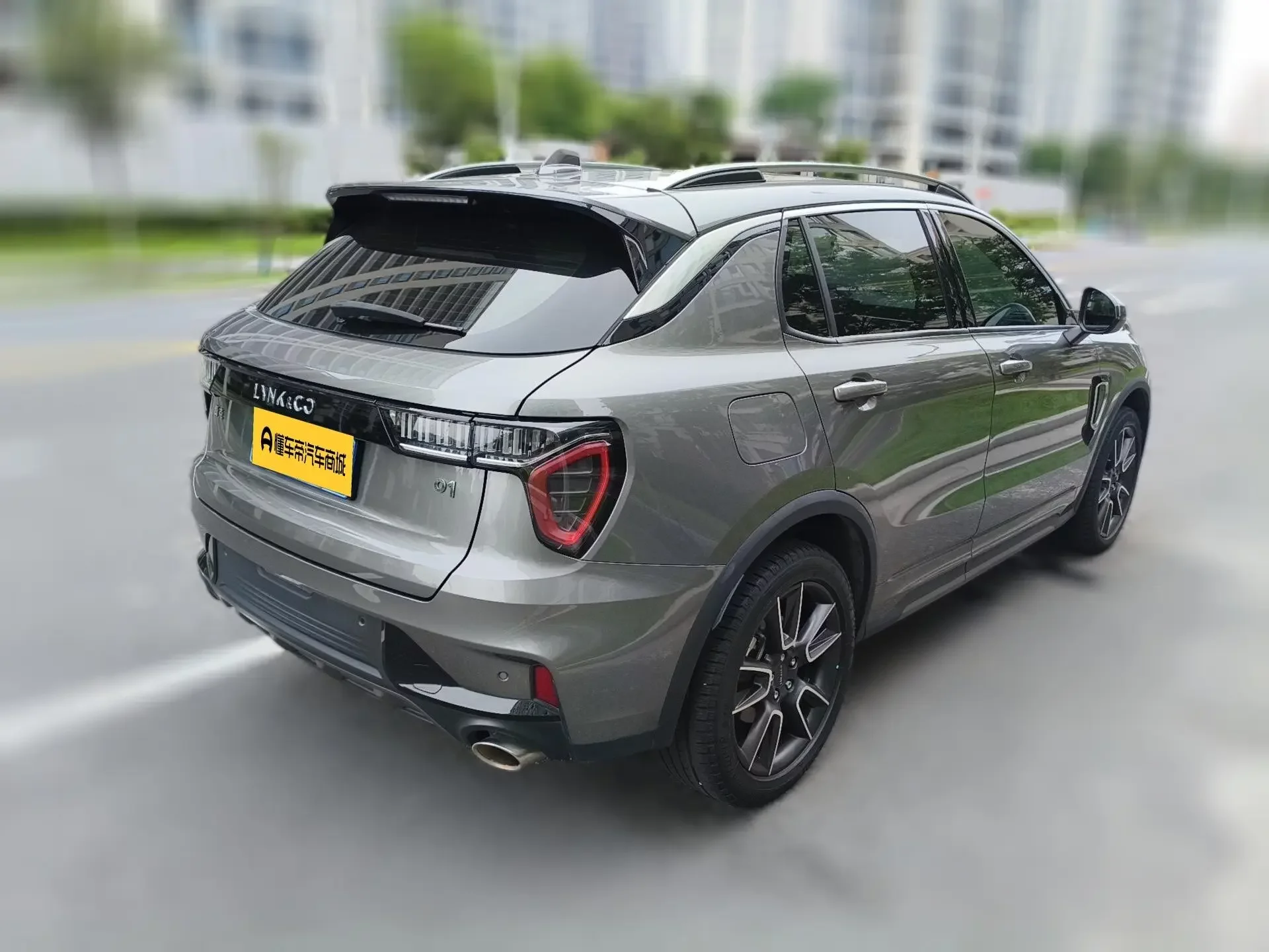 Lynk & Co 01