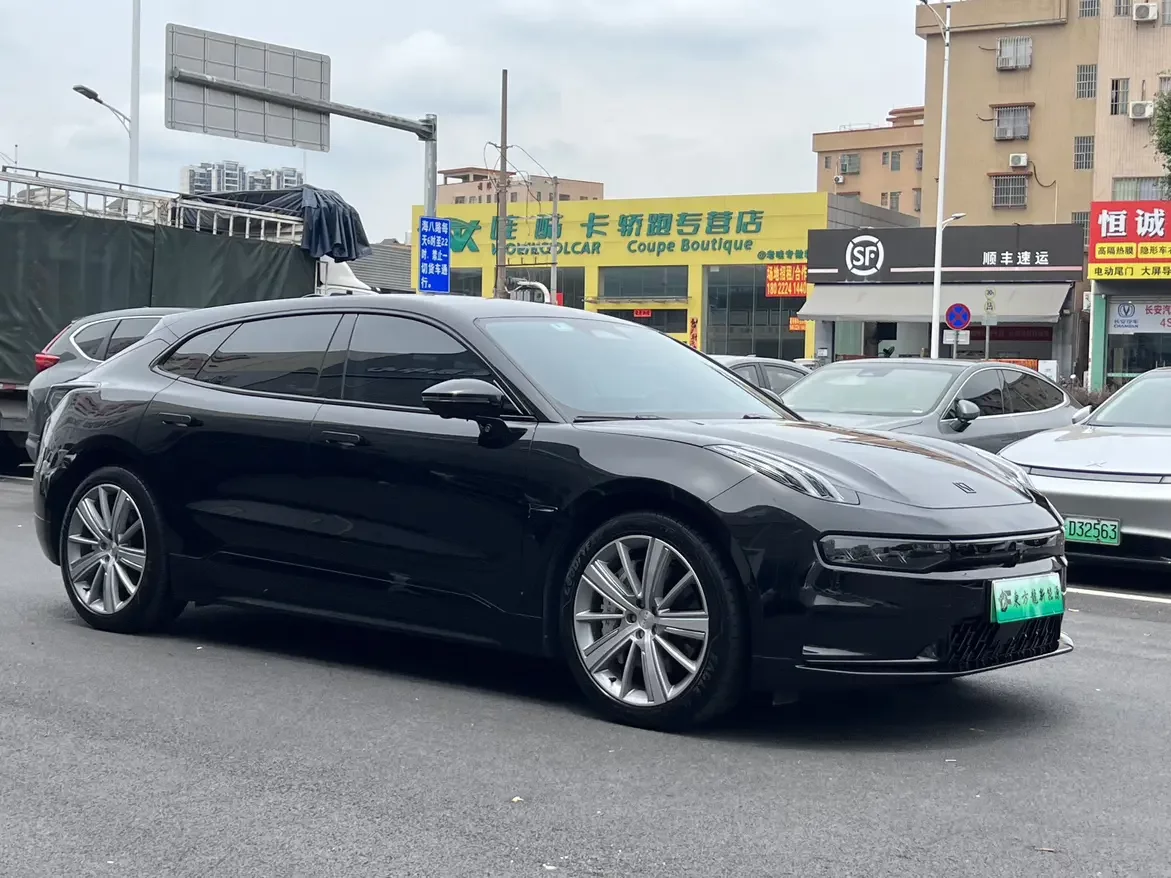 ZEEKR 001