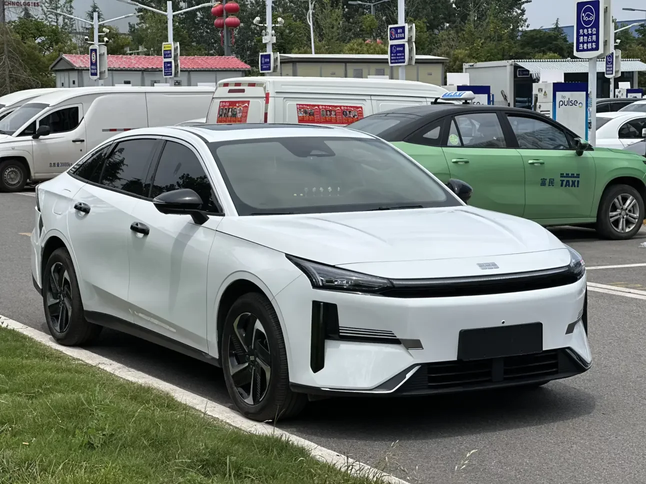Geely Galaxy L6