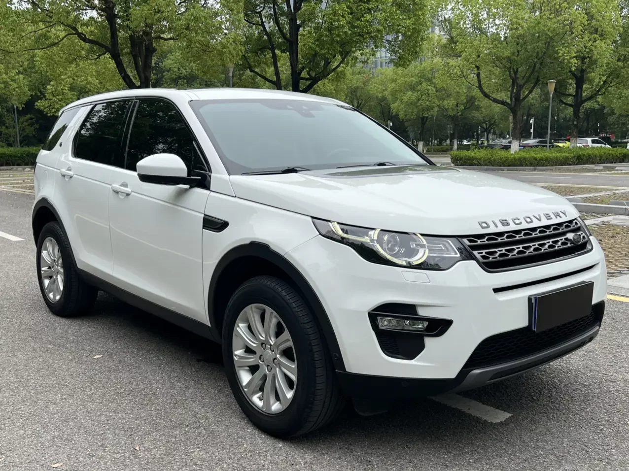 Land Rover Discover the magic