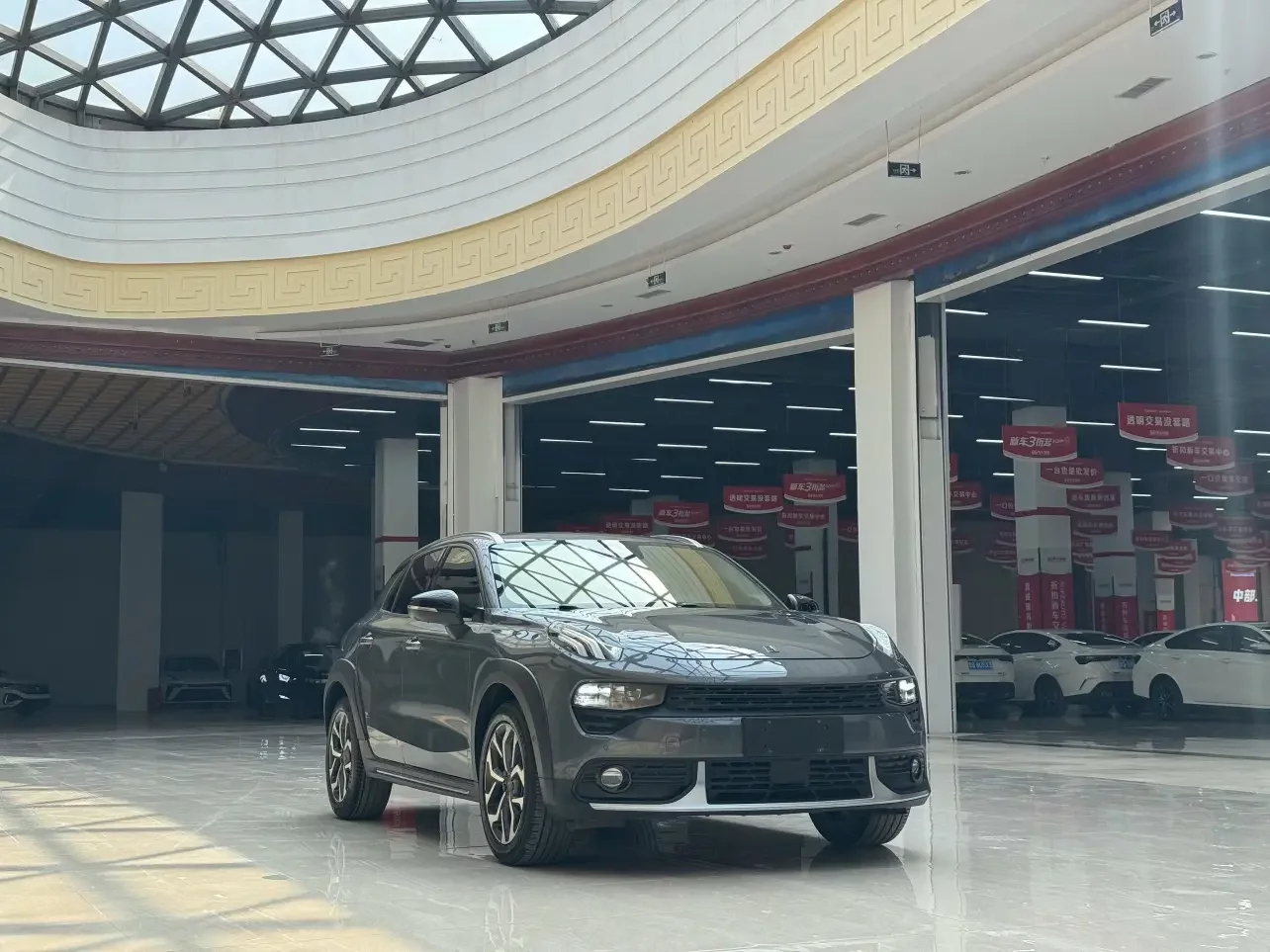 Lynk & Co 02