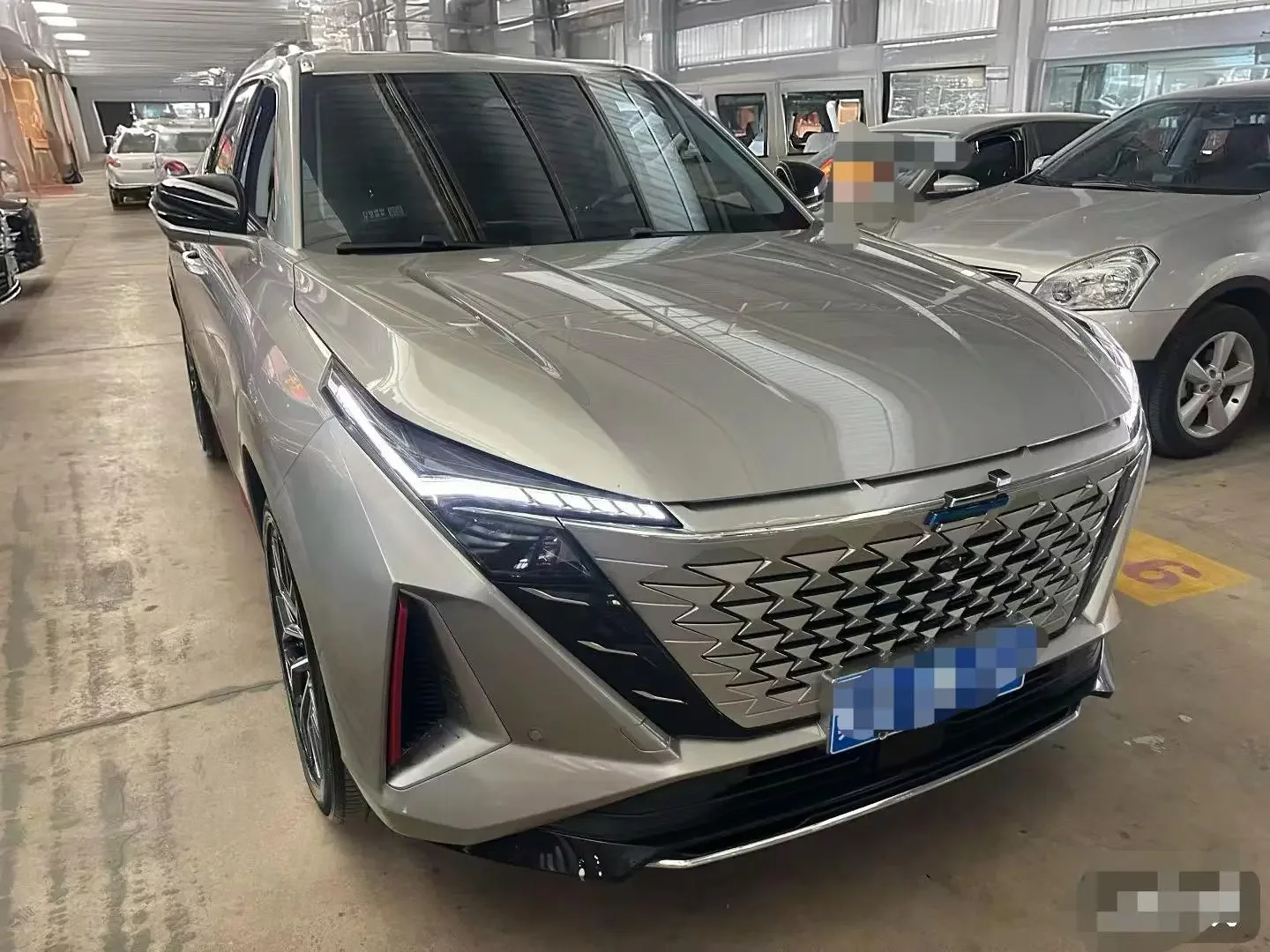 Oshan Changan Auchan Z6