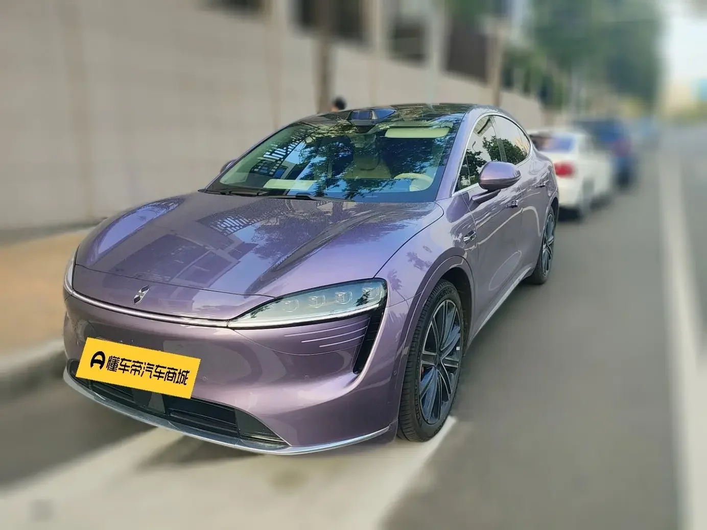 Luxeed Zhijie R7