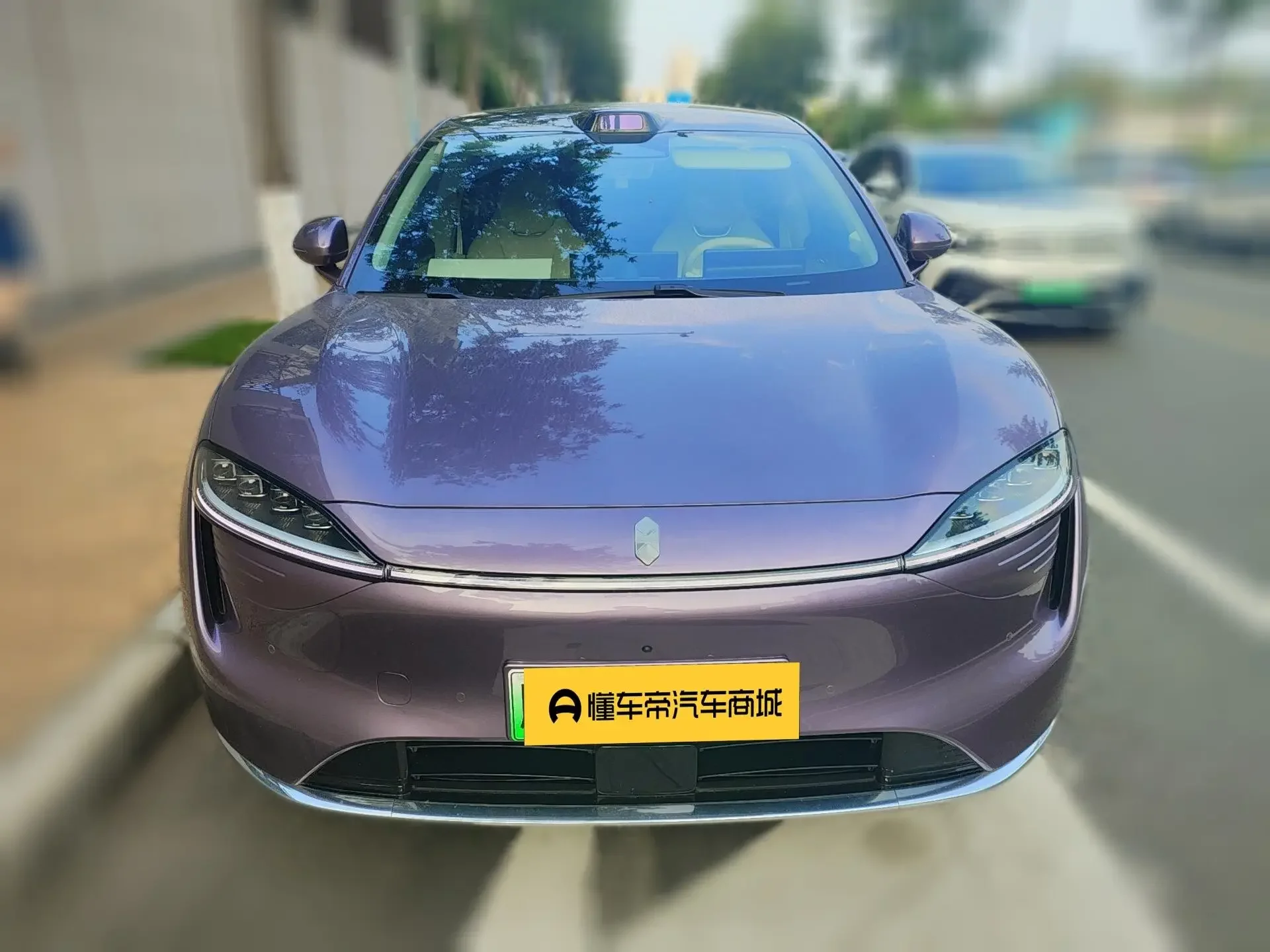 Luxeed Zhijie R7