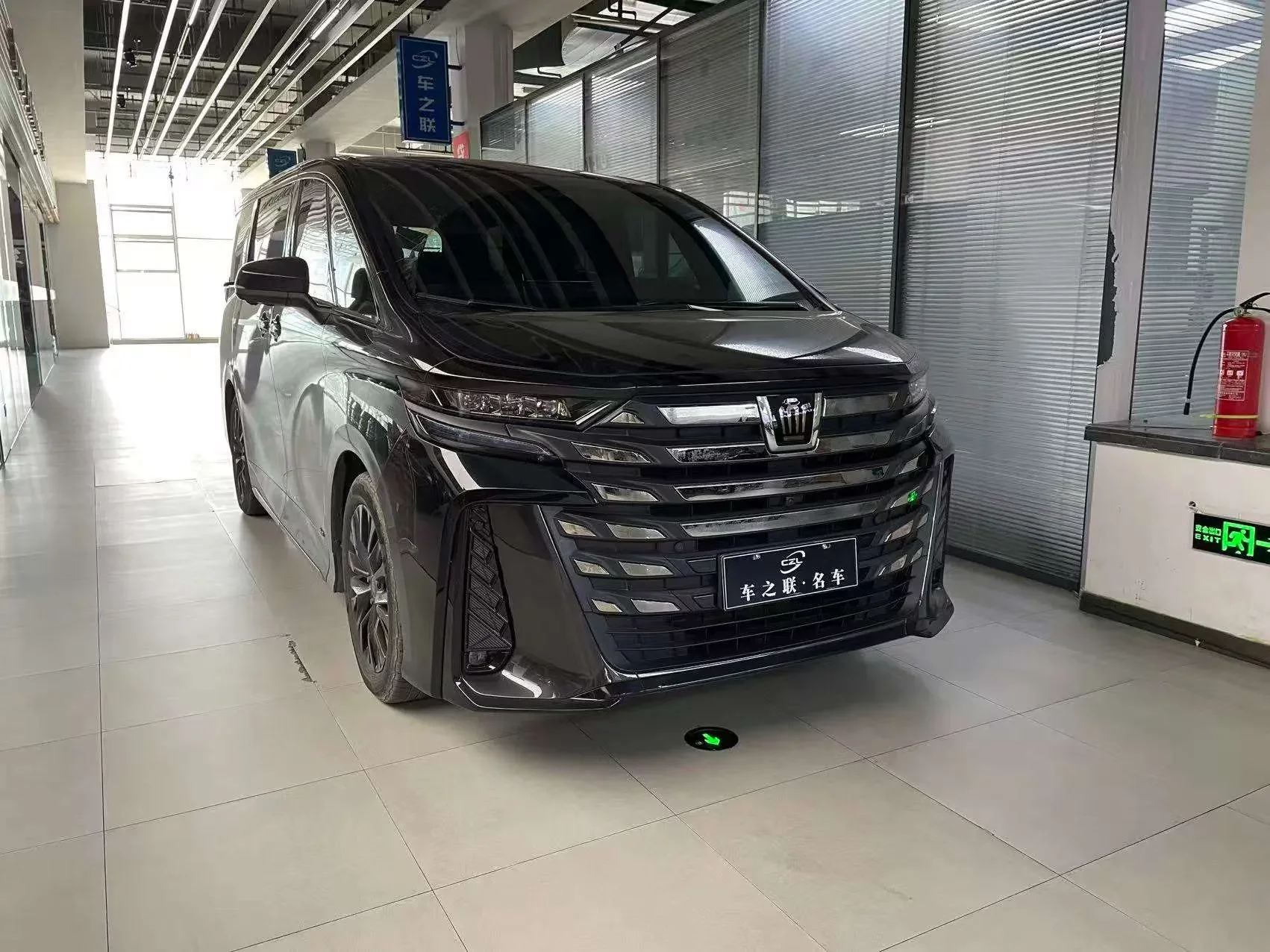 Toyota Crown Wellfire