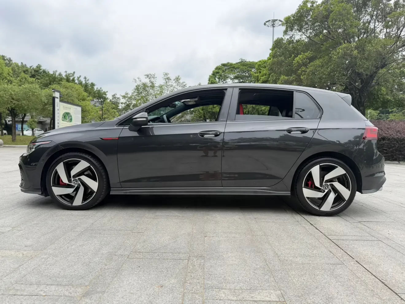 Volkswagen Golf GTI