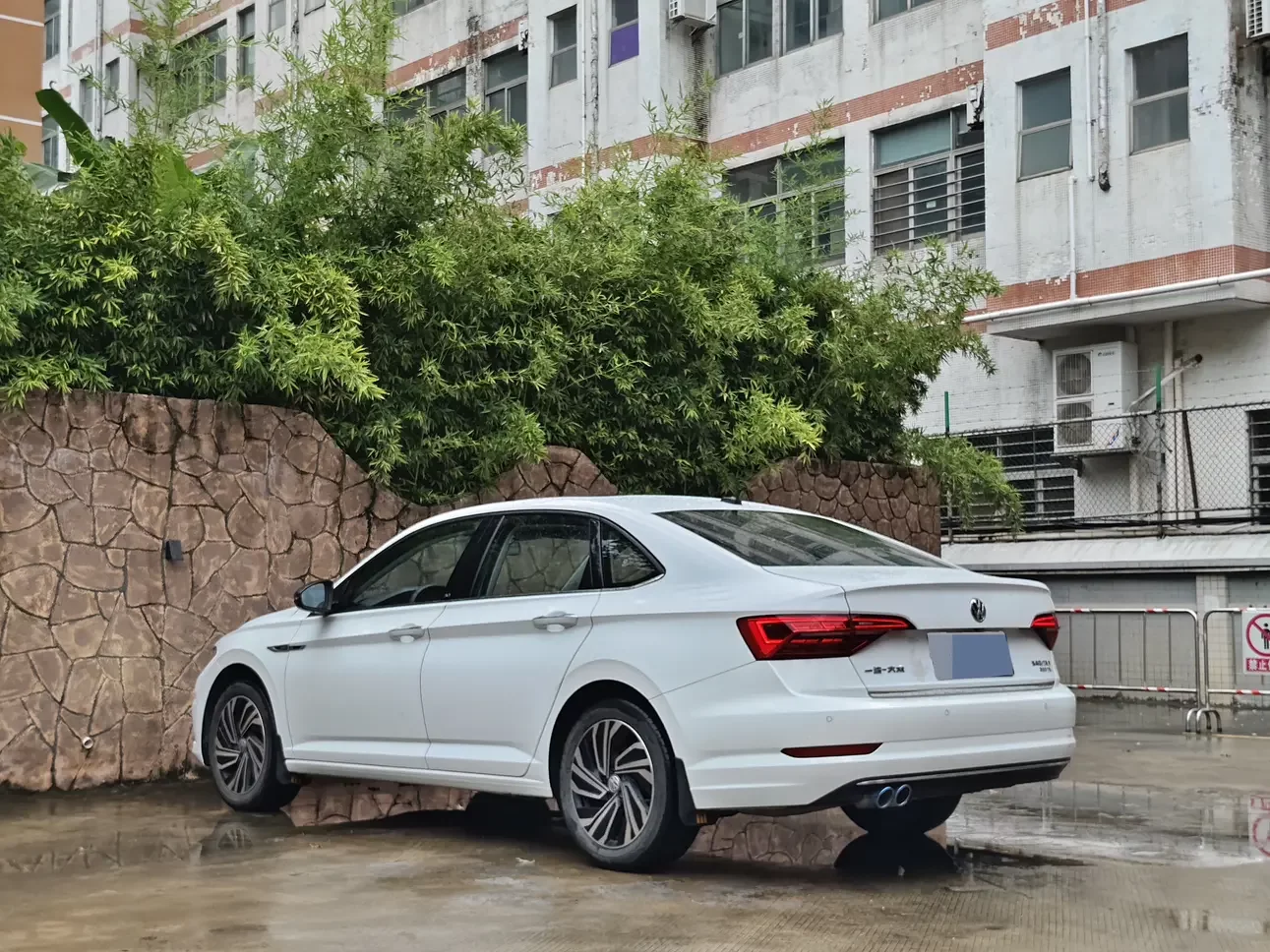 Volkswagen Sagitar