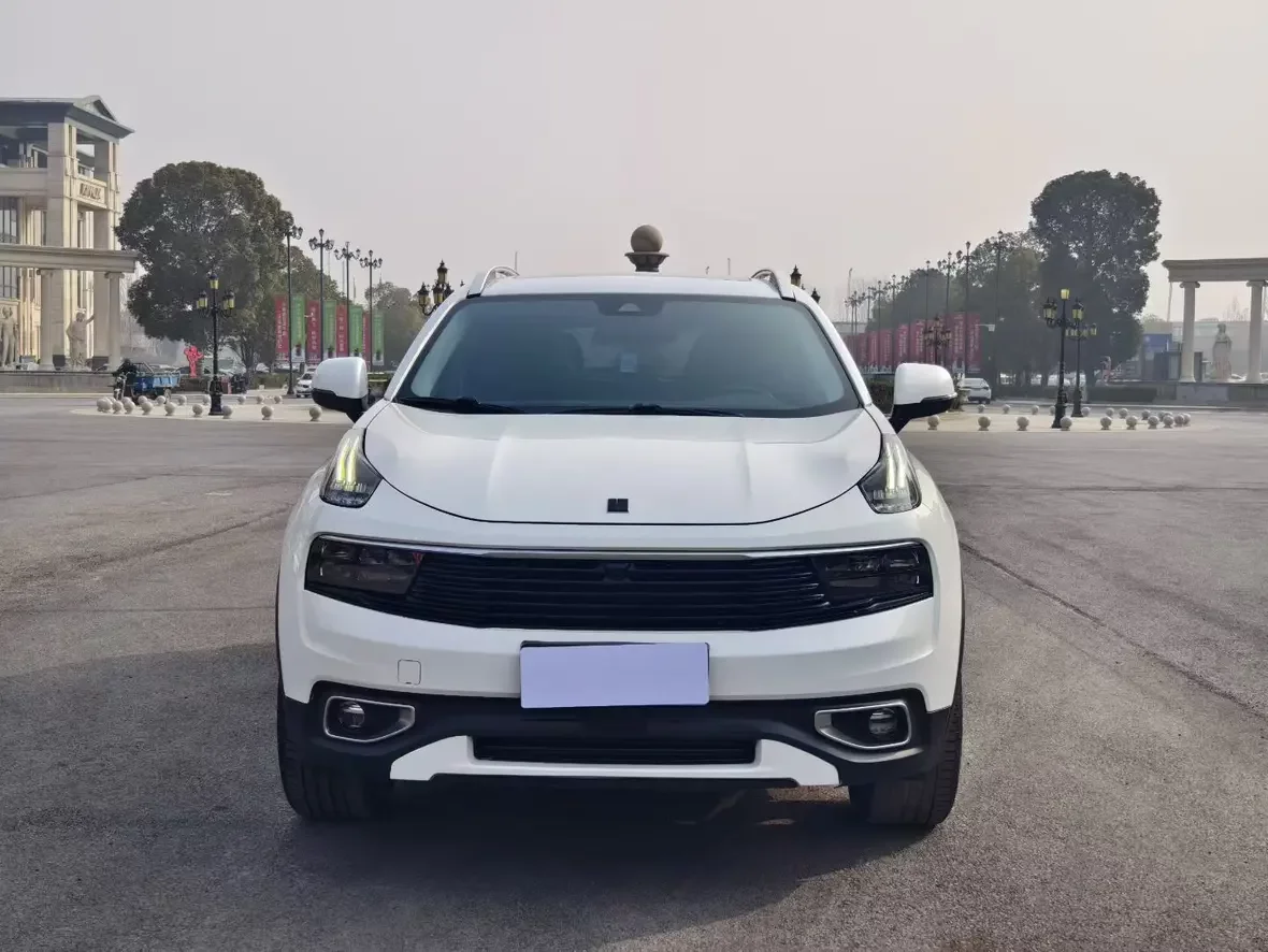 Lynk & Co 01