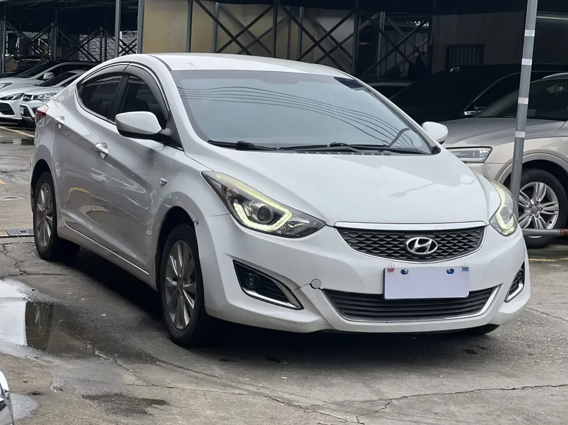 Hyundai Elantra