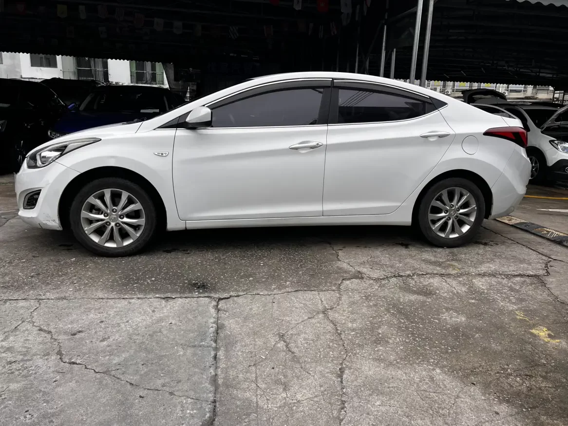 Hyundai Elantra