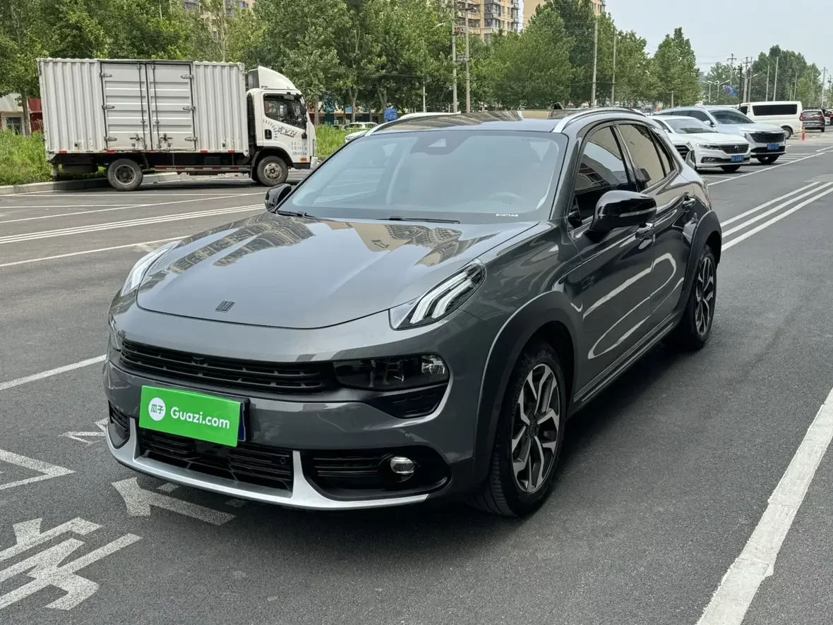 Lynk & Co 02