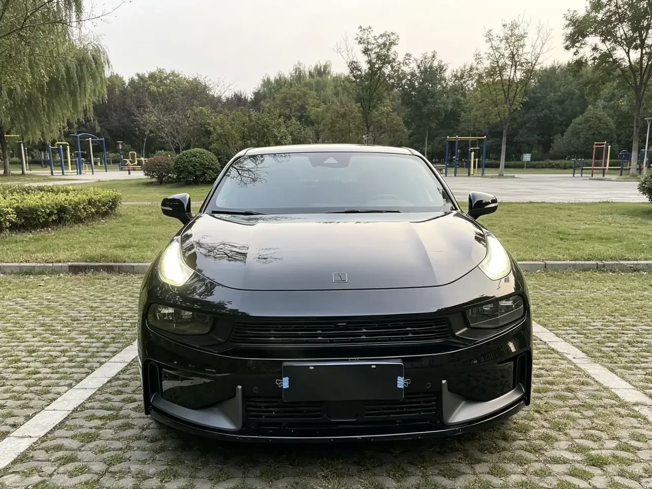 Lynk & Co 03