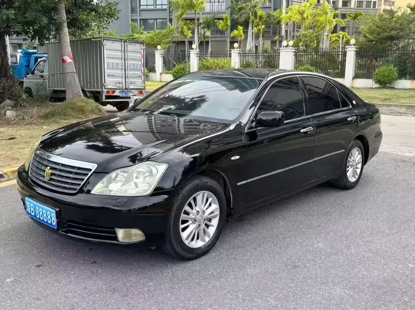 Toyota crown