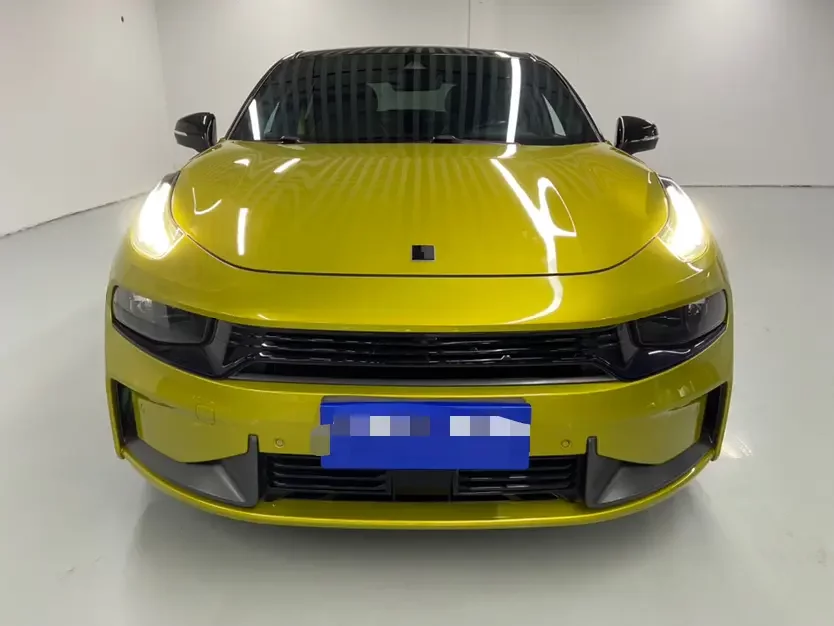 Lynk & Co 03