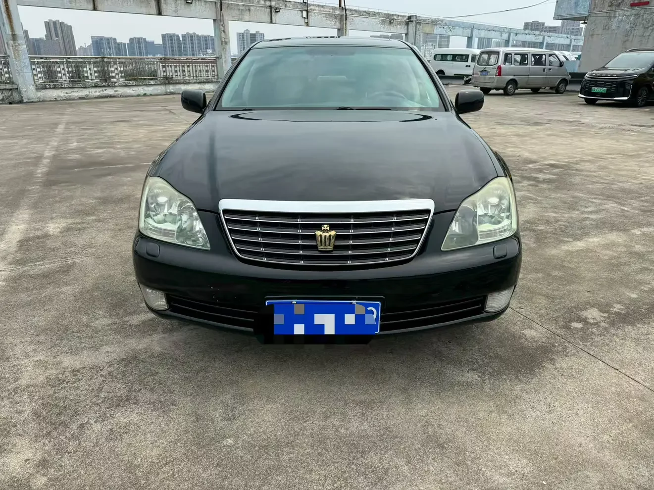 Toyota crown