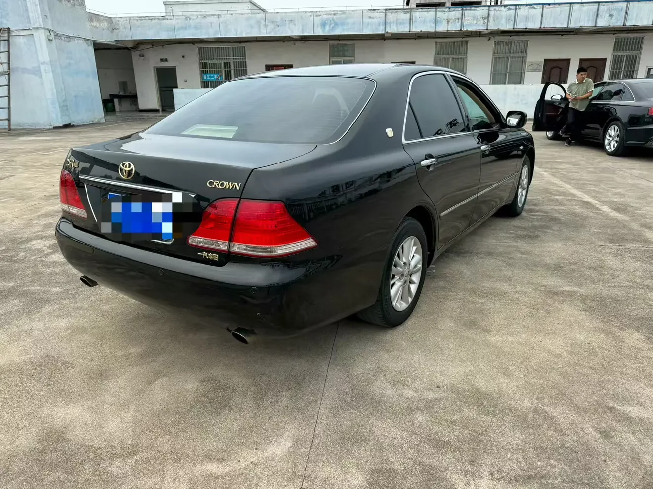 Toyota crown