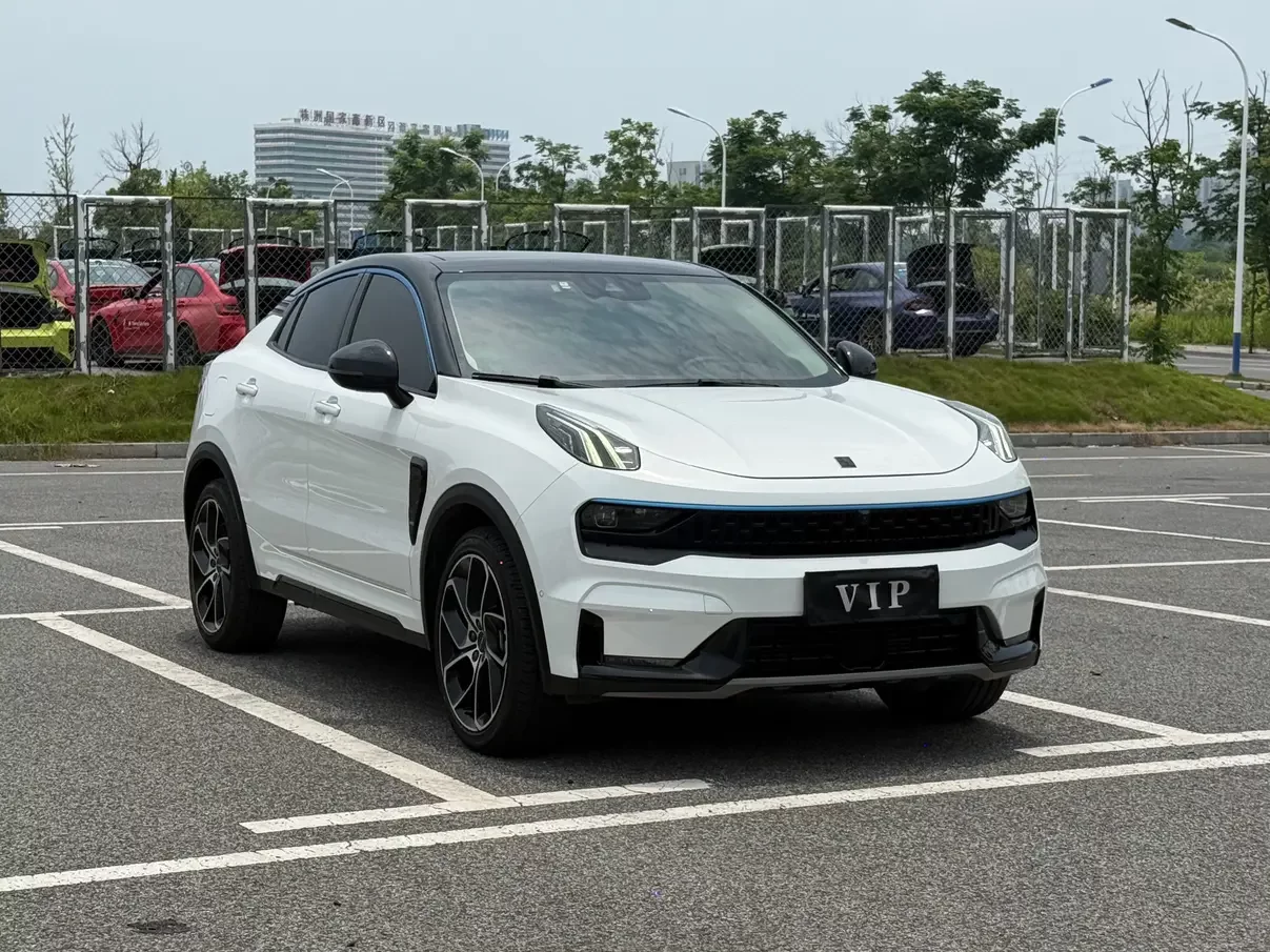 Lynk & Co 05