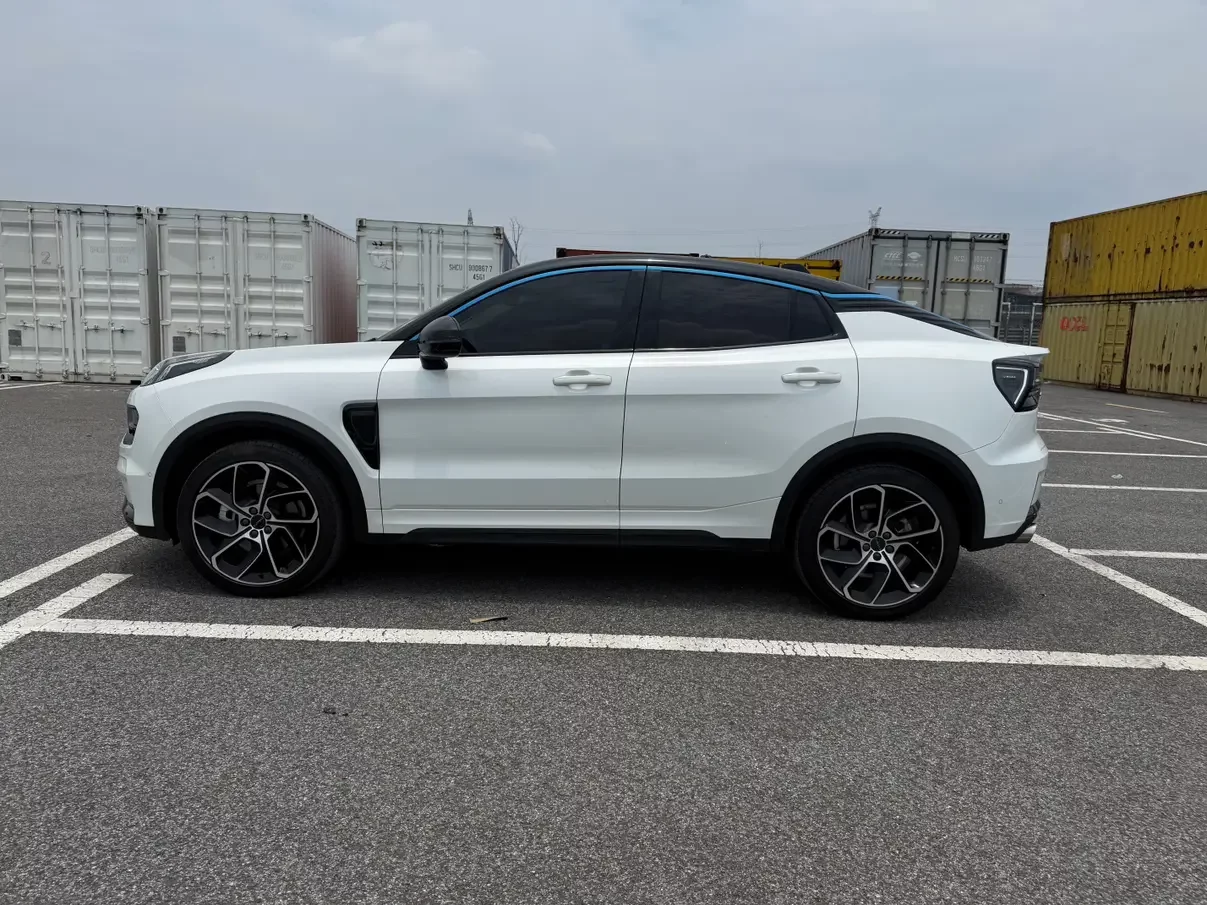 Lynk & Co 05