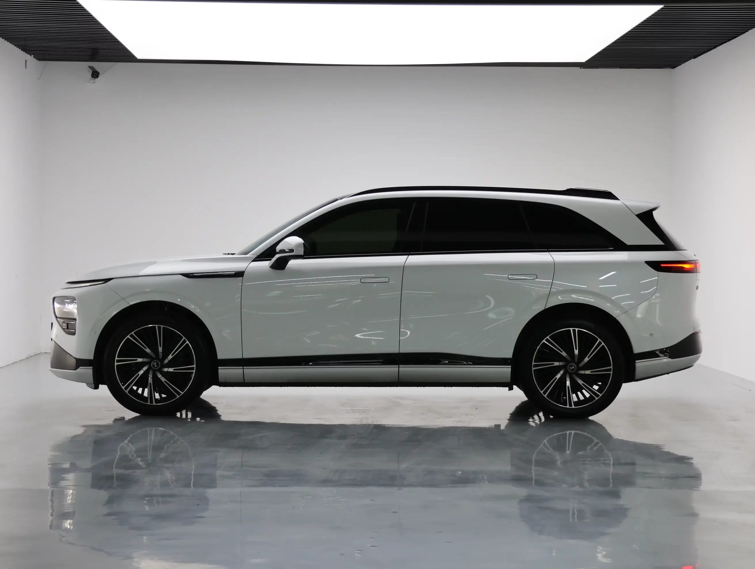 Xpeng G9