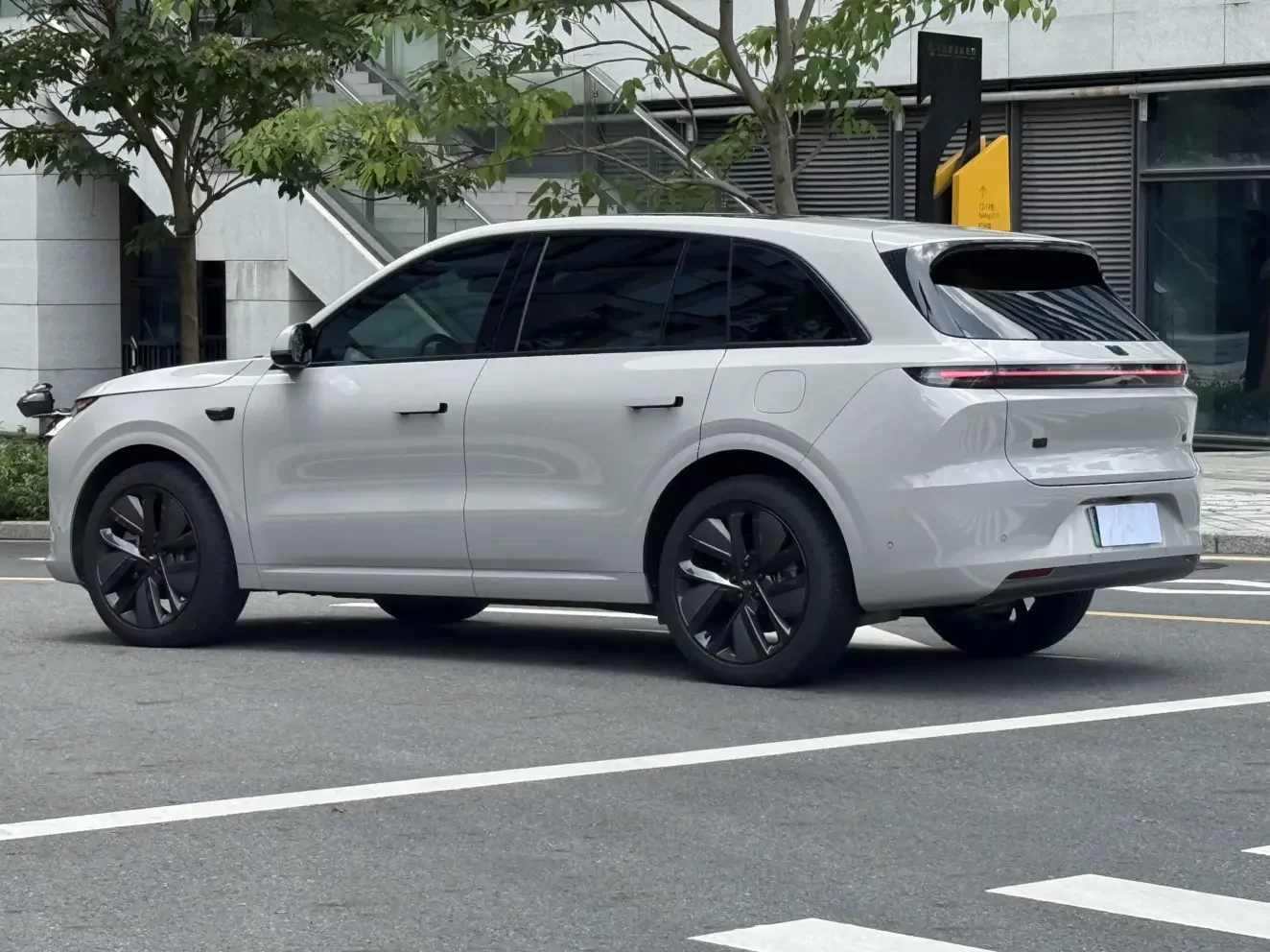 Lixiang L6