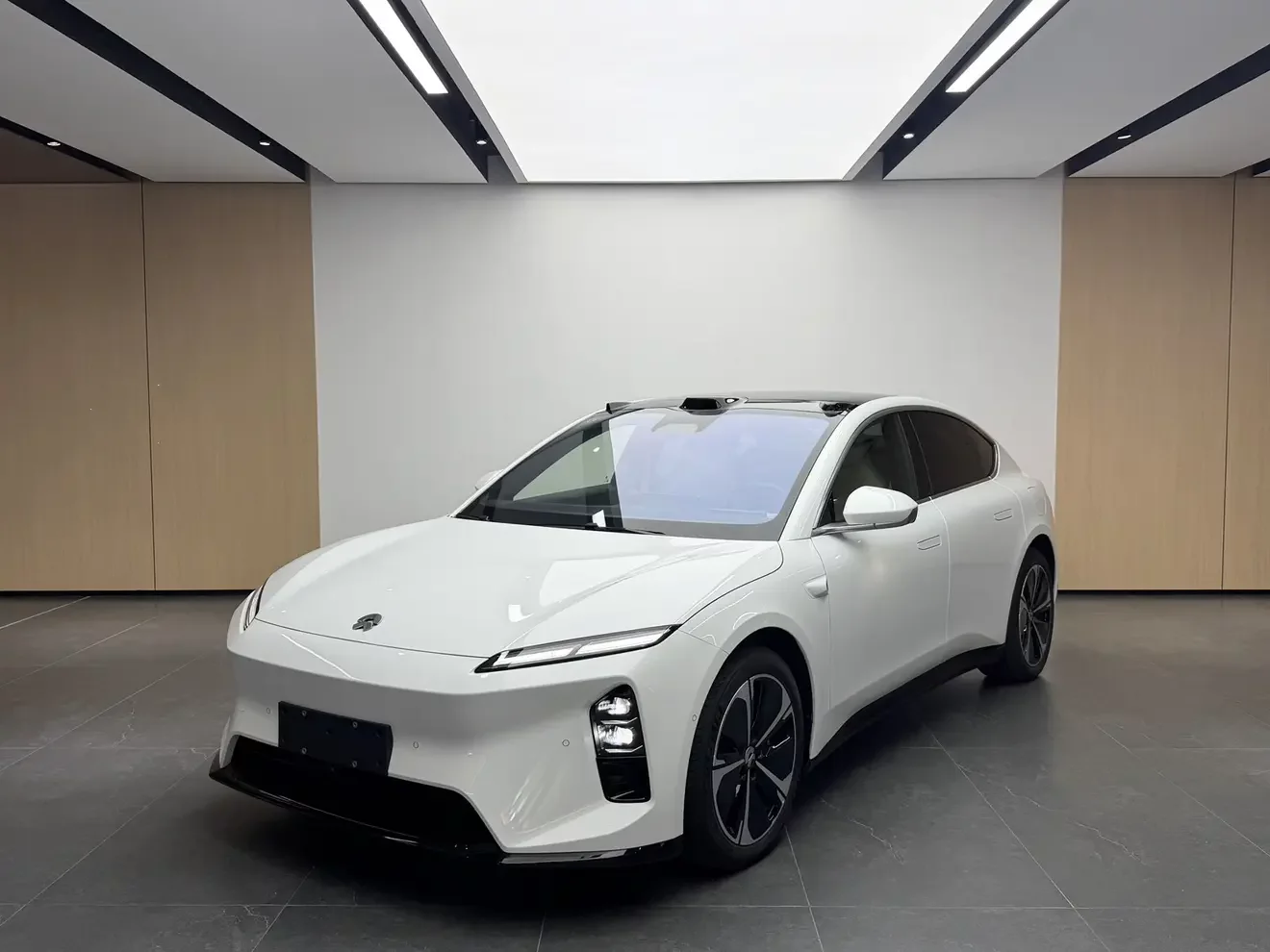 NIO ET5
