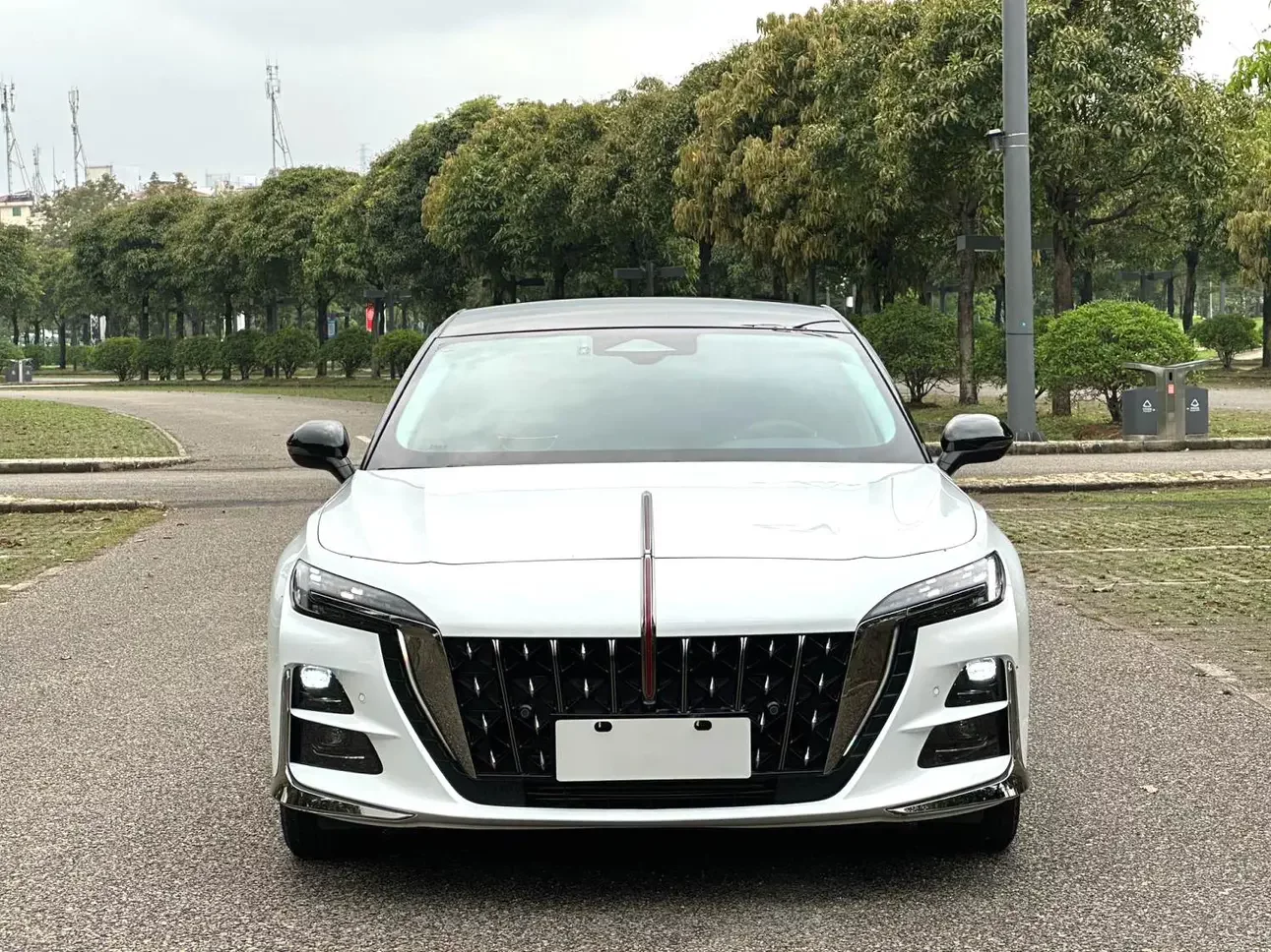 Hongqi H6