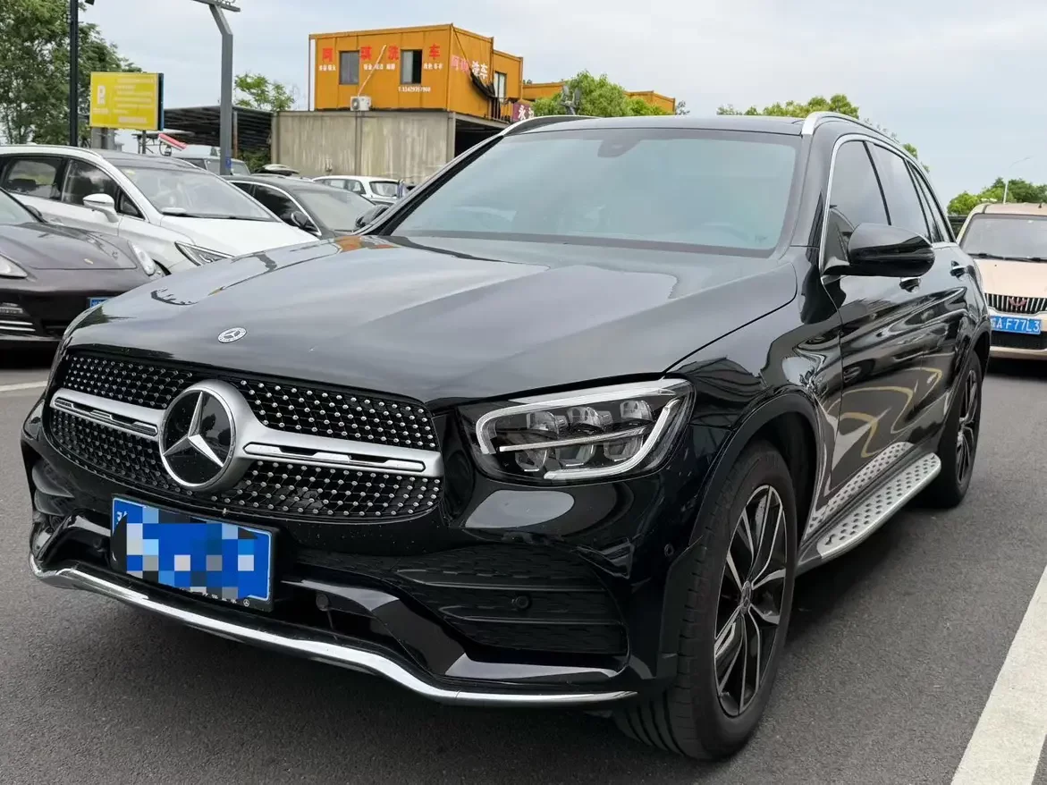 MERCEDES-BENZ GLC