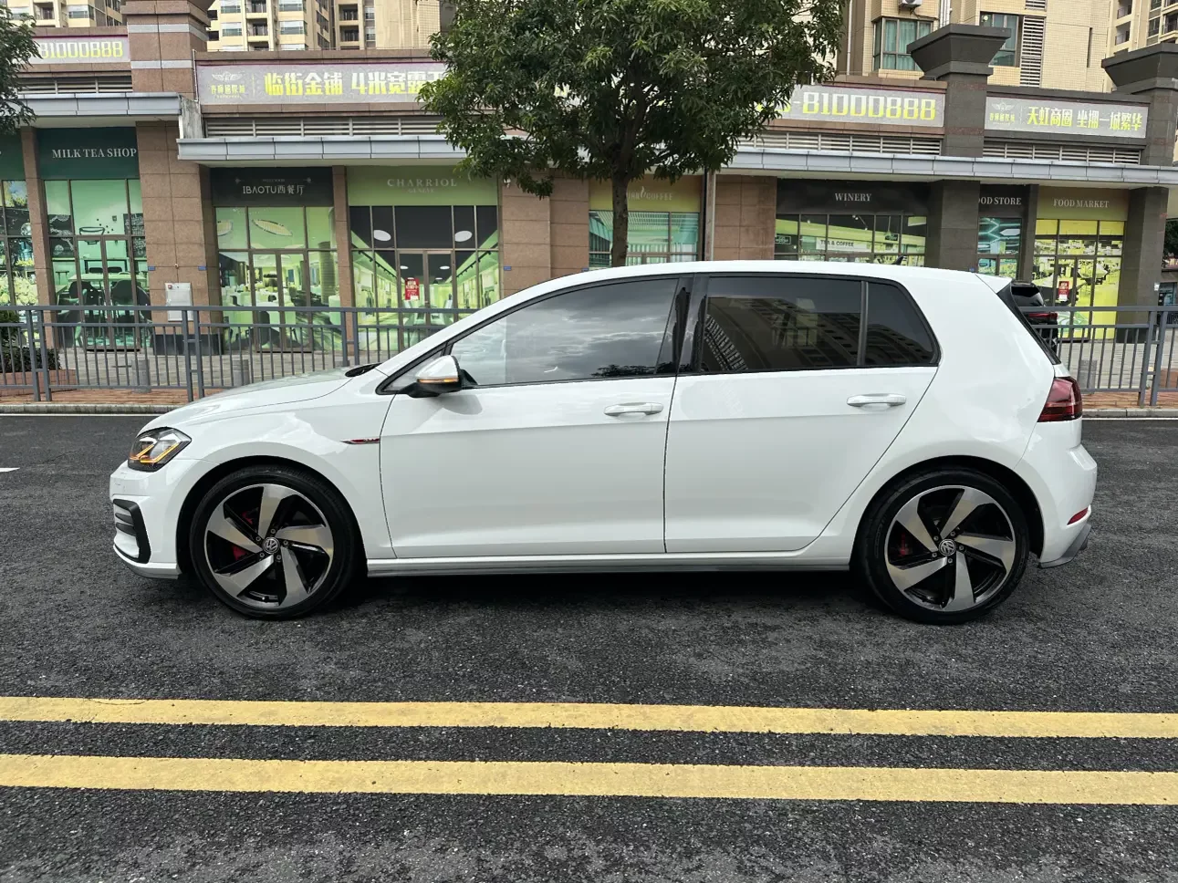 Volkswagen Golf GTI
