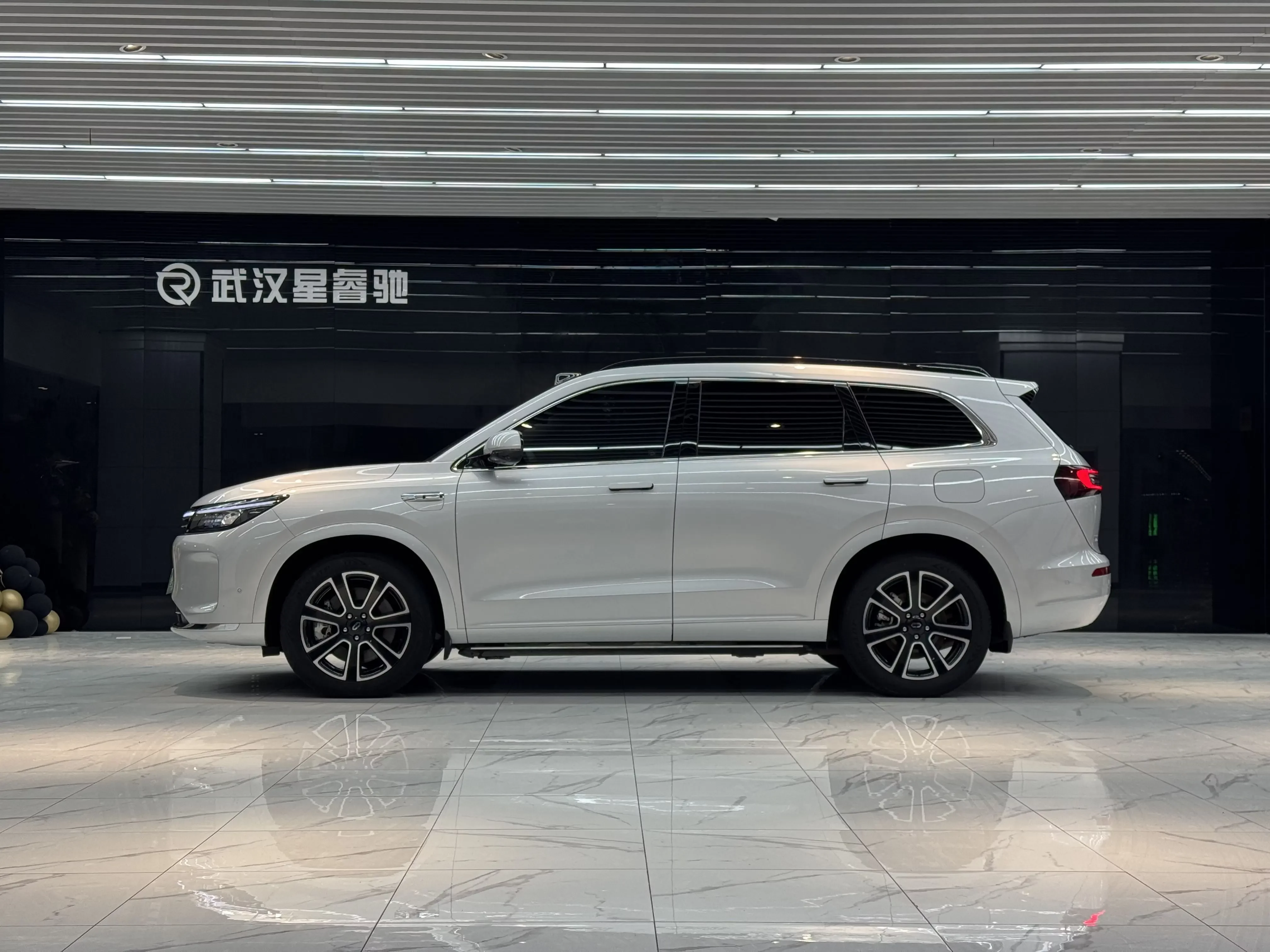 AITO M7