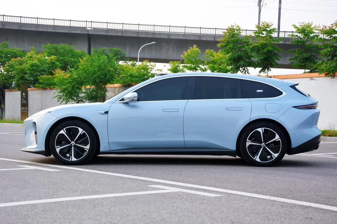 NIO ET5T