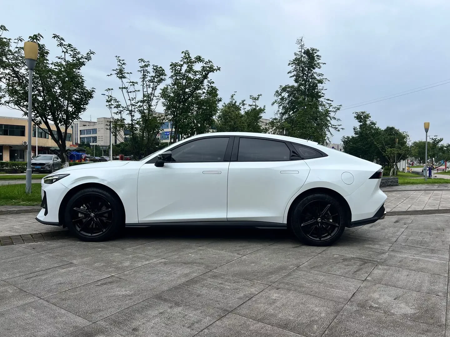 Changan UNI-V Smart Electric iDD