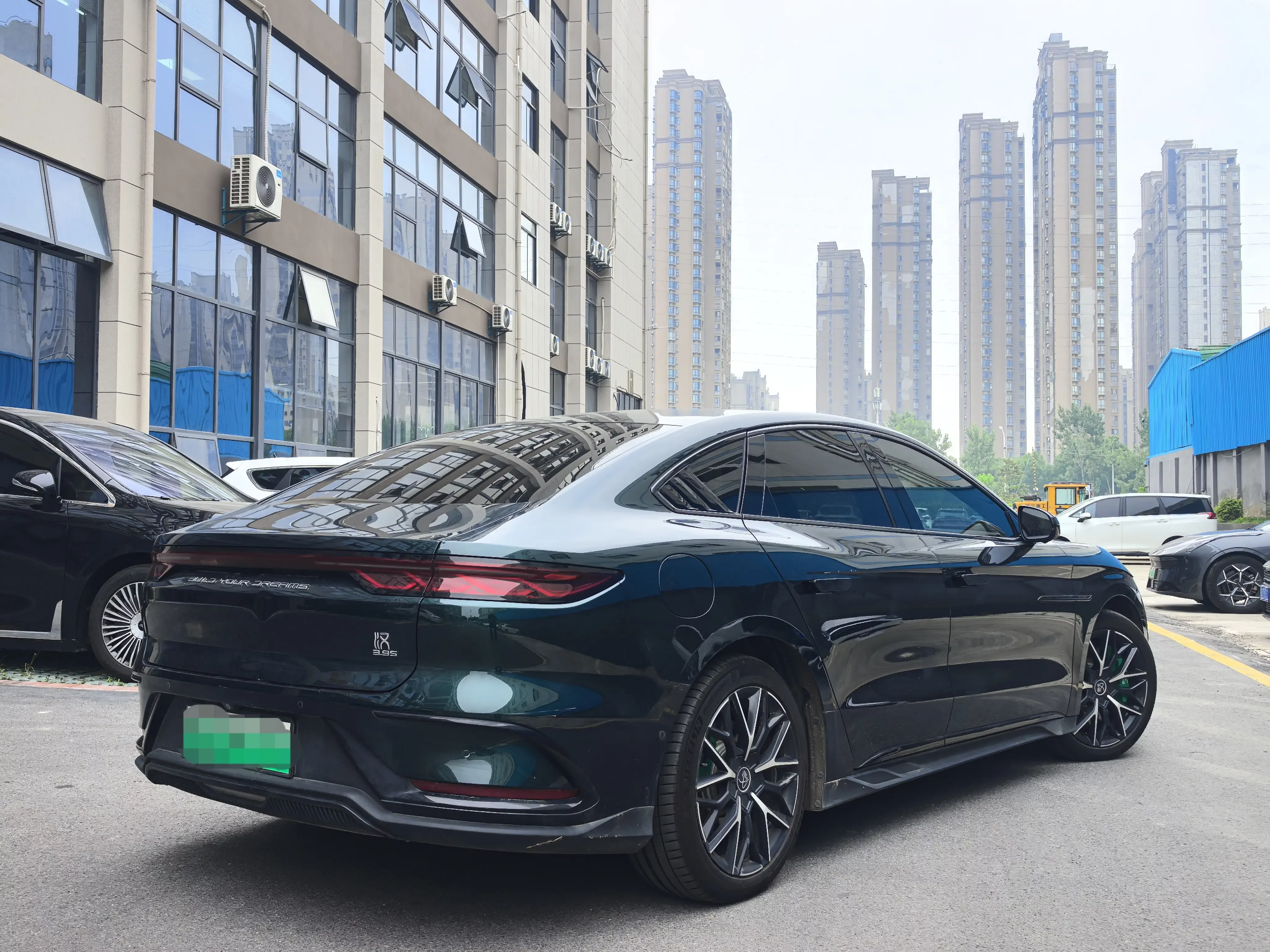 BYD Han EV