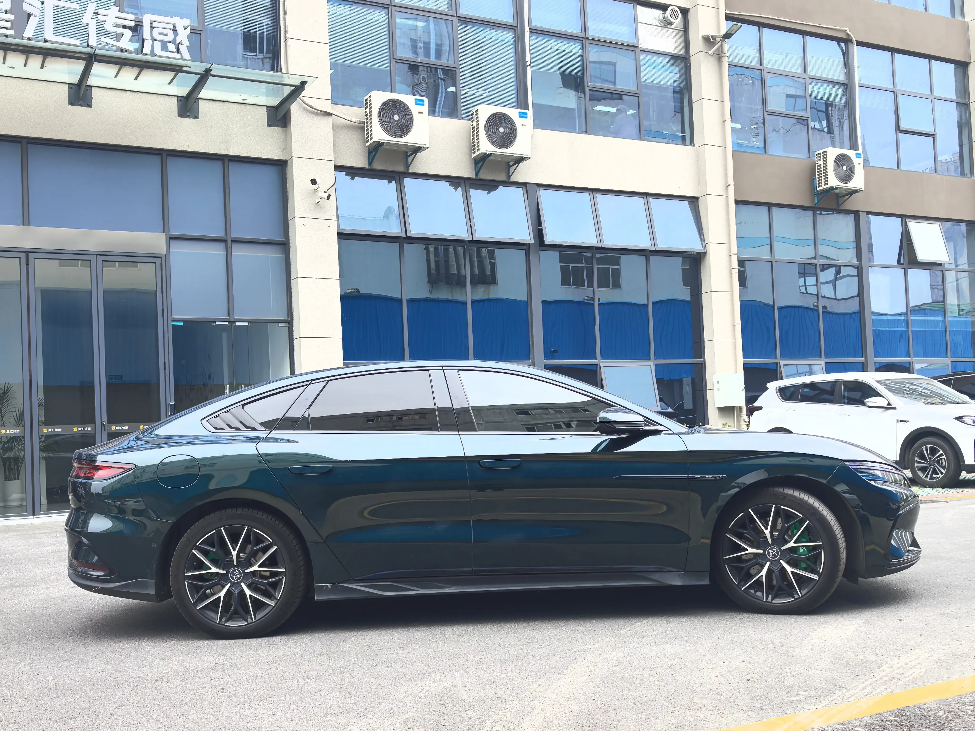BYD Han EV