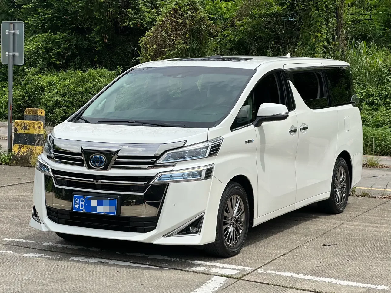 Toyota Crown Wellfire