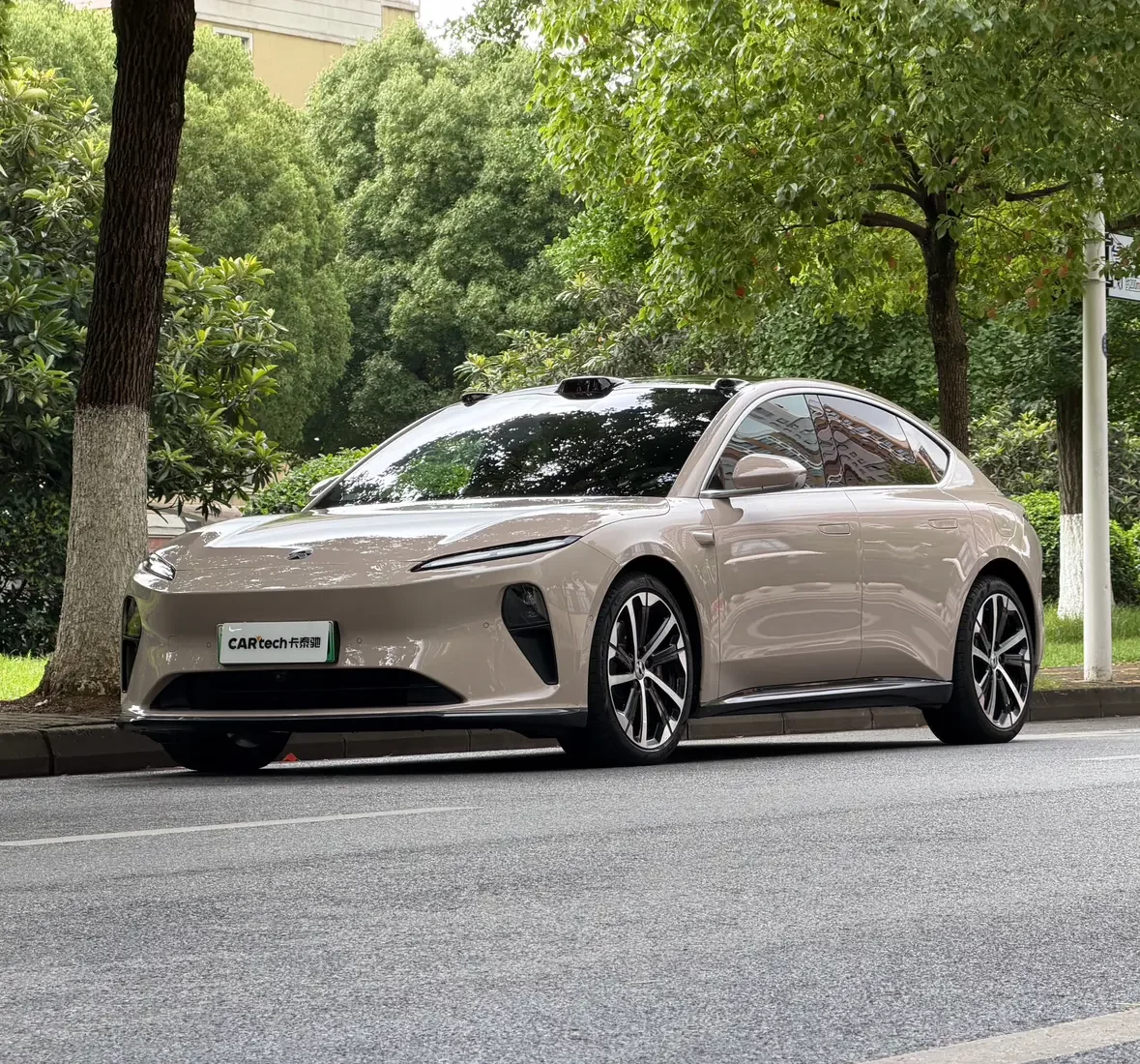 NIO ET5