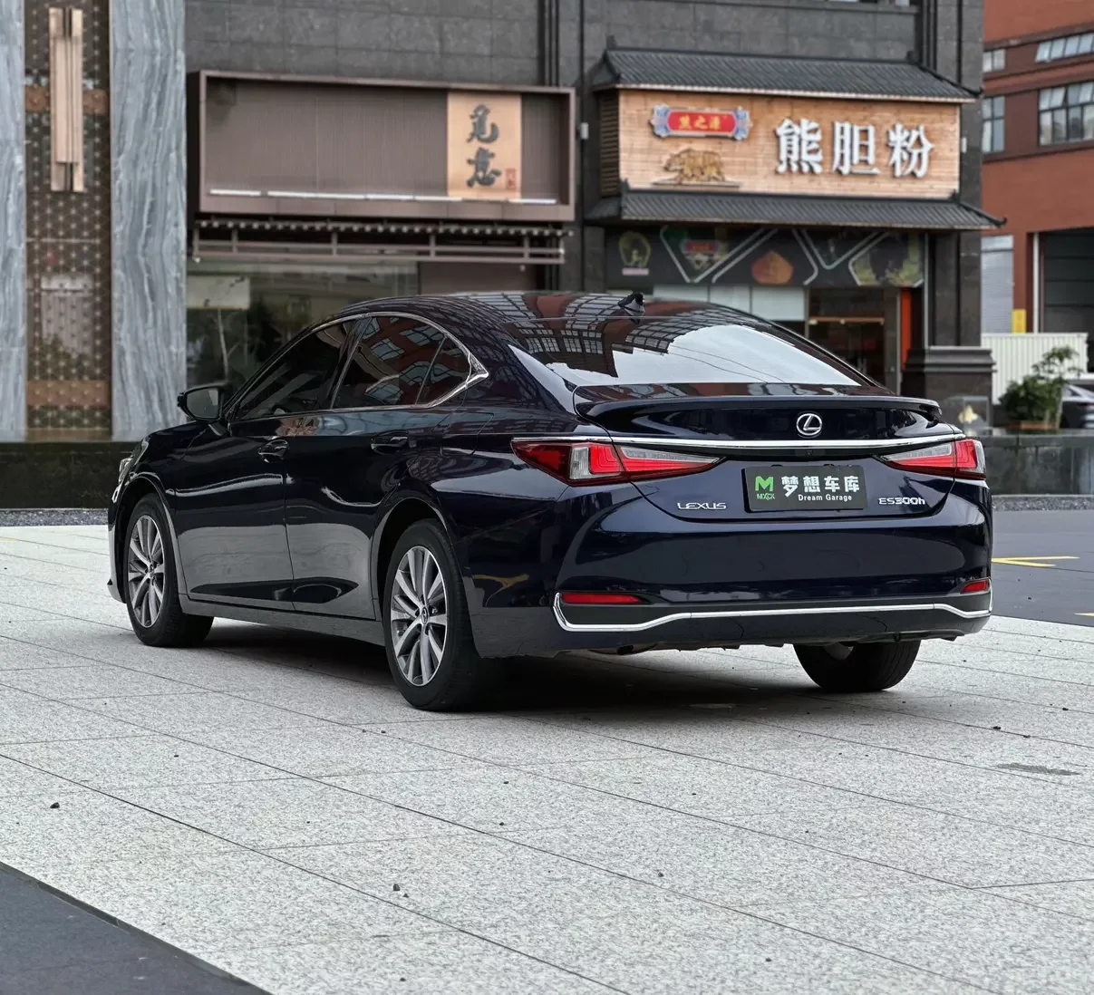 Lexus ES