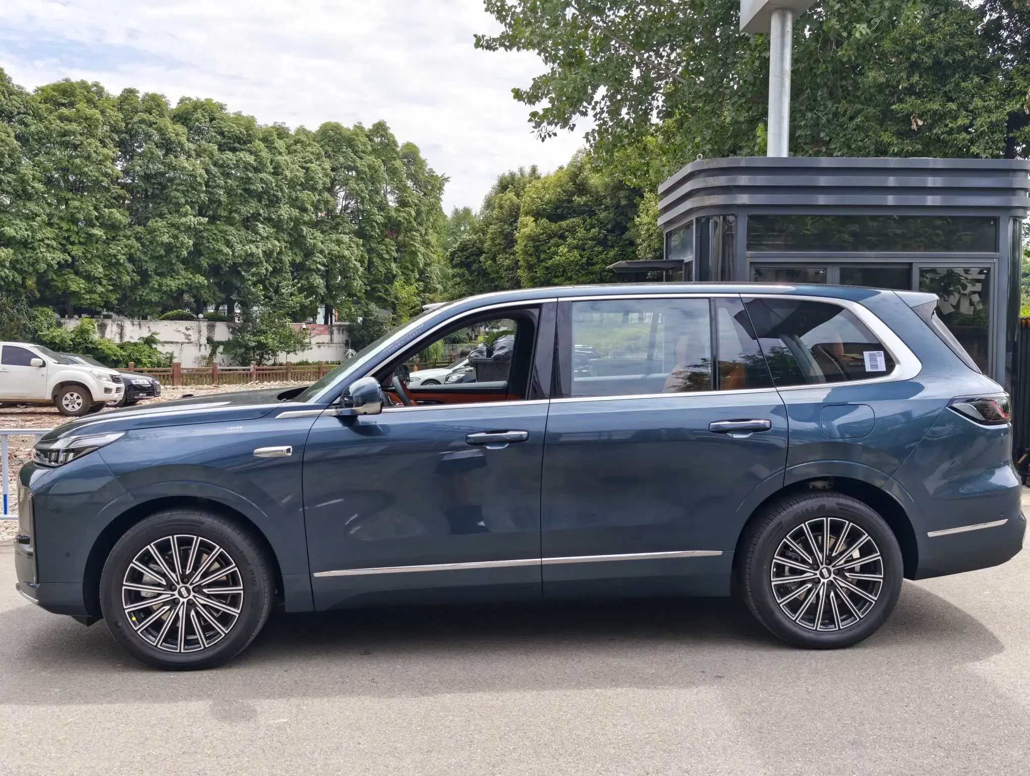Geely Galaxy M9