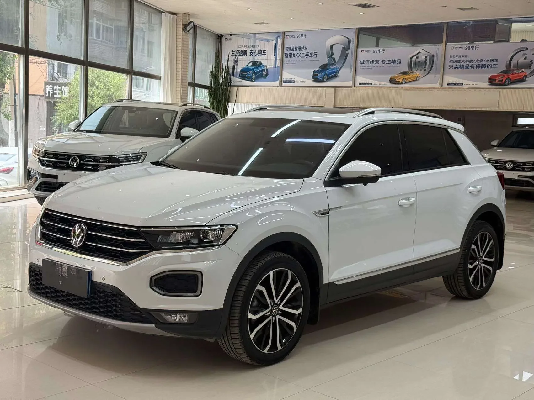VOLKSWAGEN T-ROC