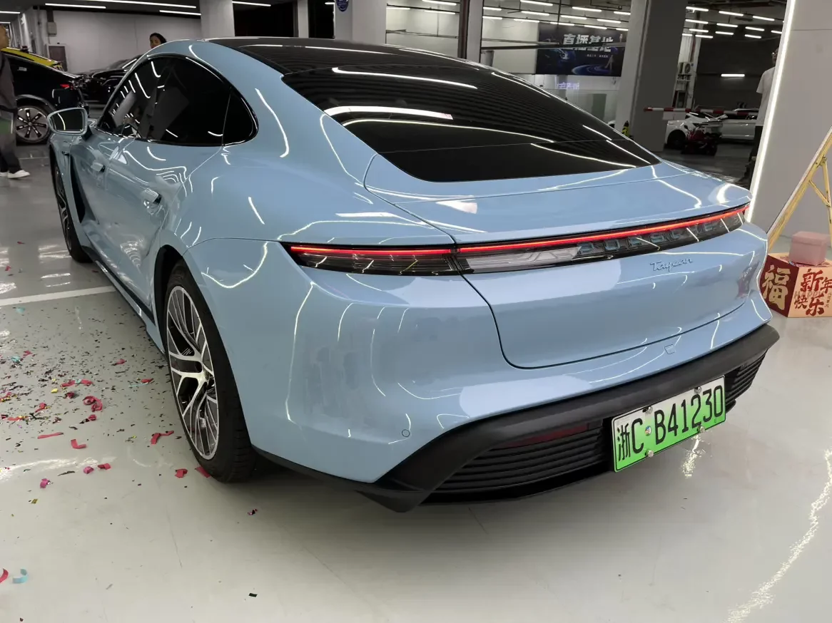 Porsche Taycan