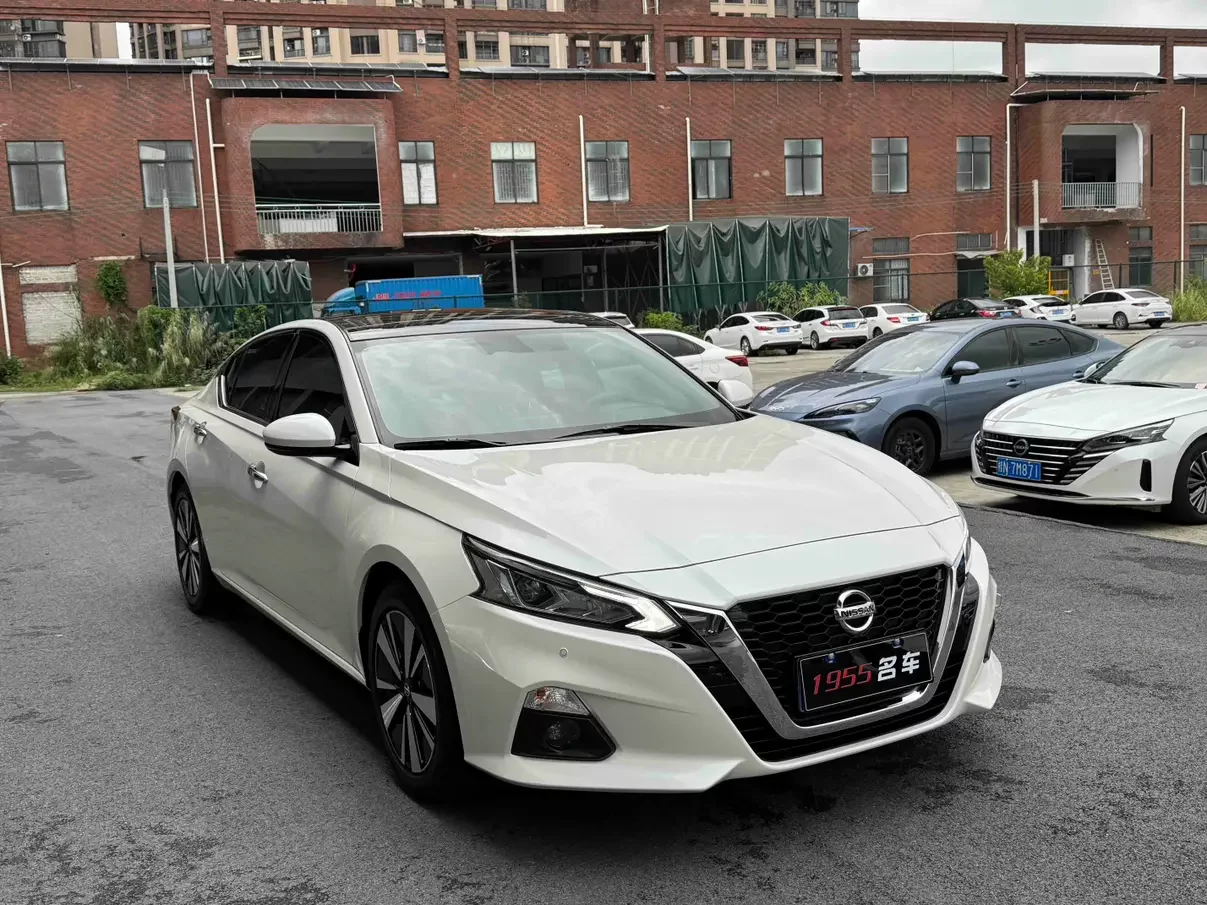 Nissan Altima