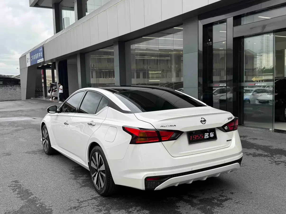 Nissan Altima