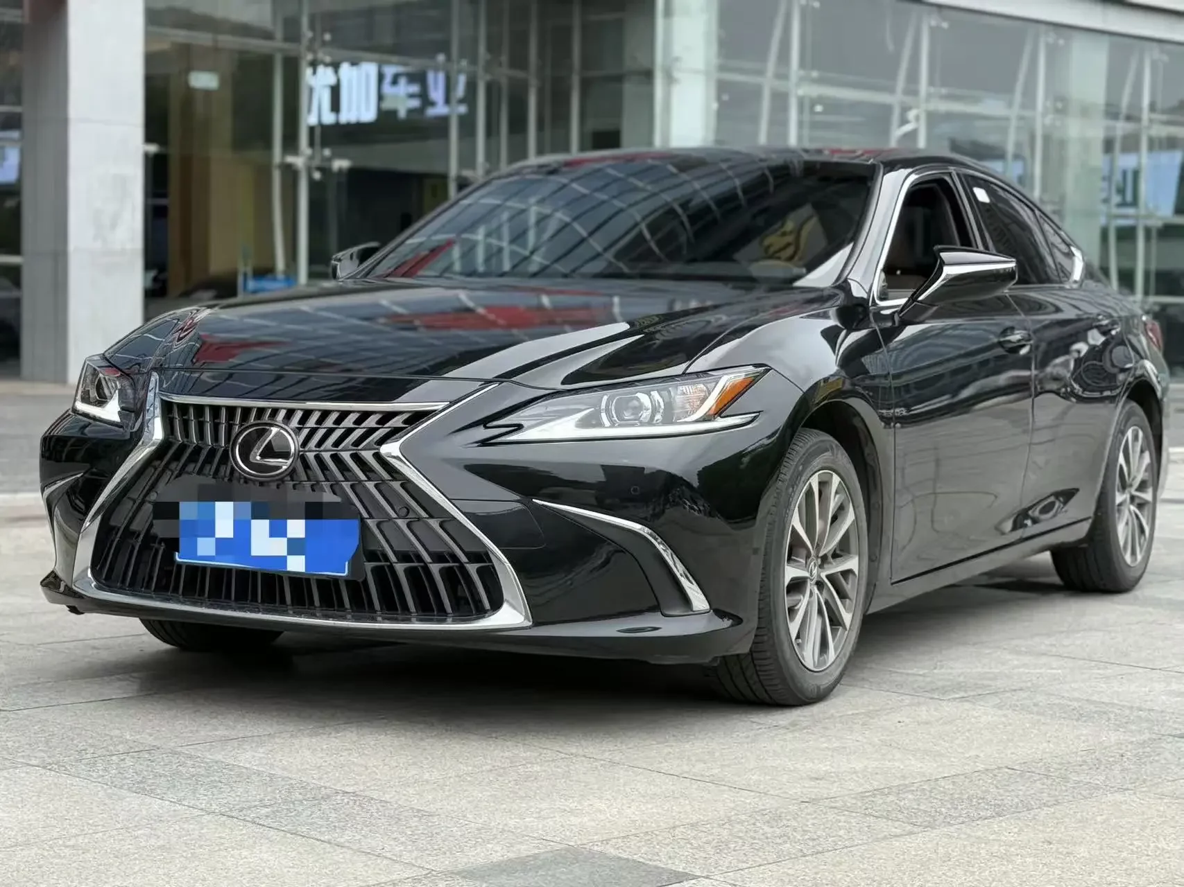 Lexus ES