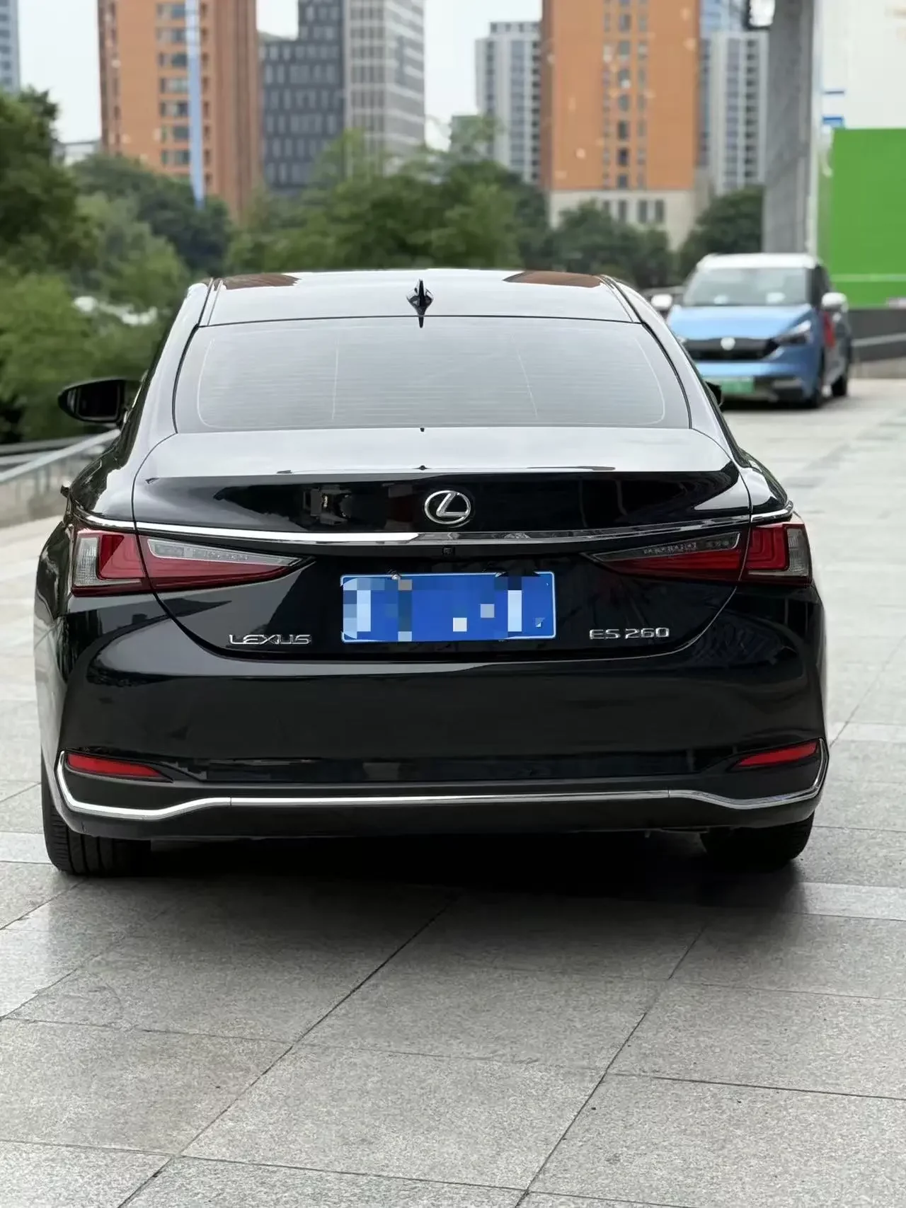 Lexus ES