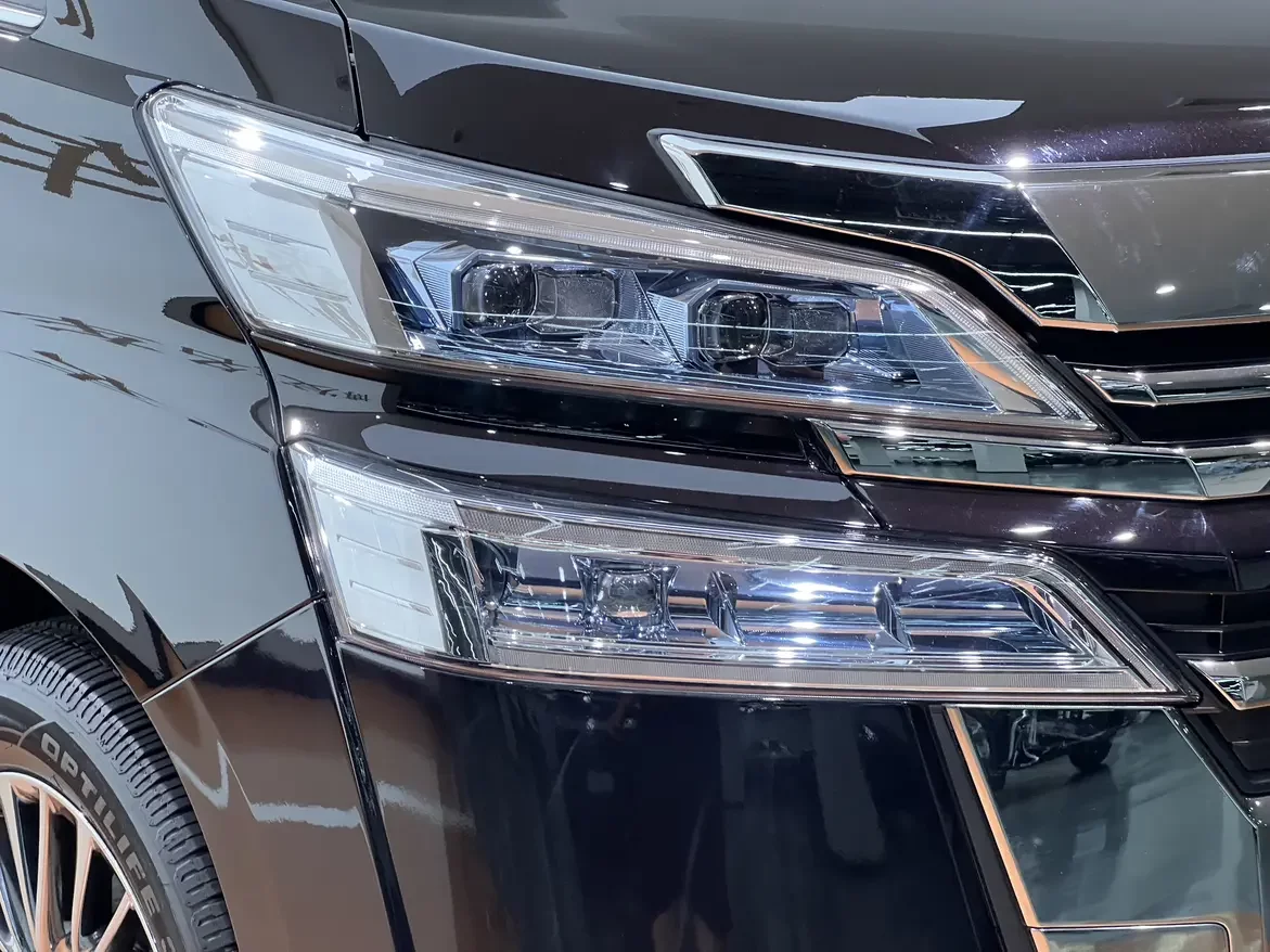 Toyota Crown Wellfire