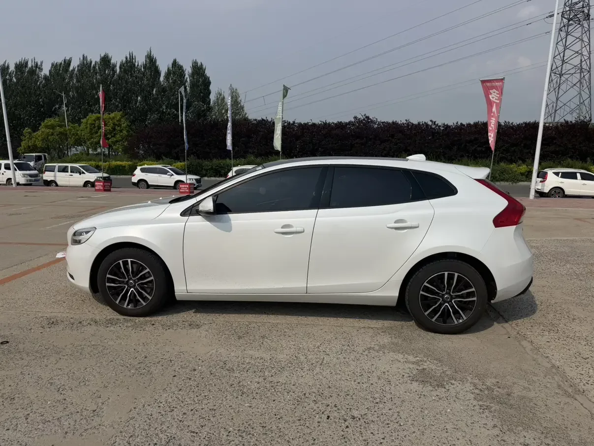 Volvo V40