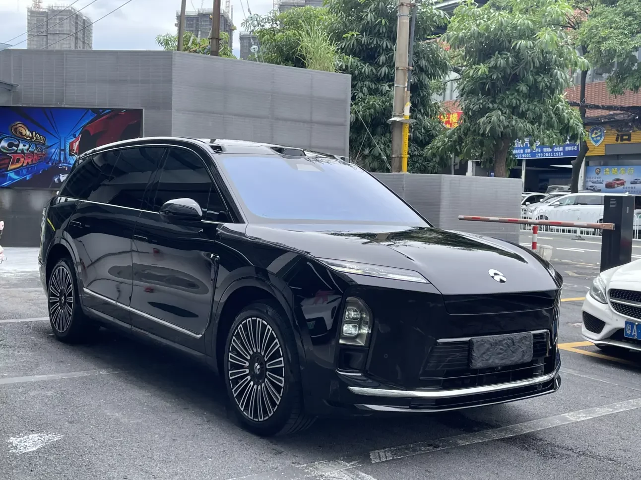 NIO ES8